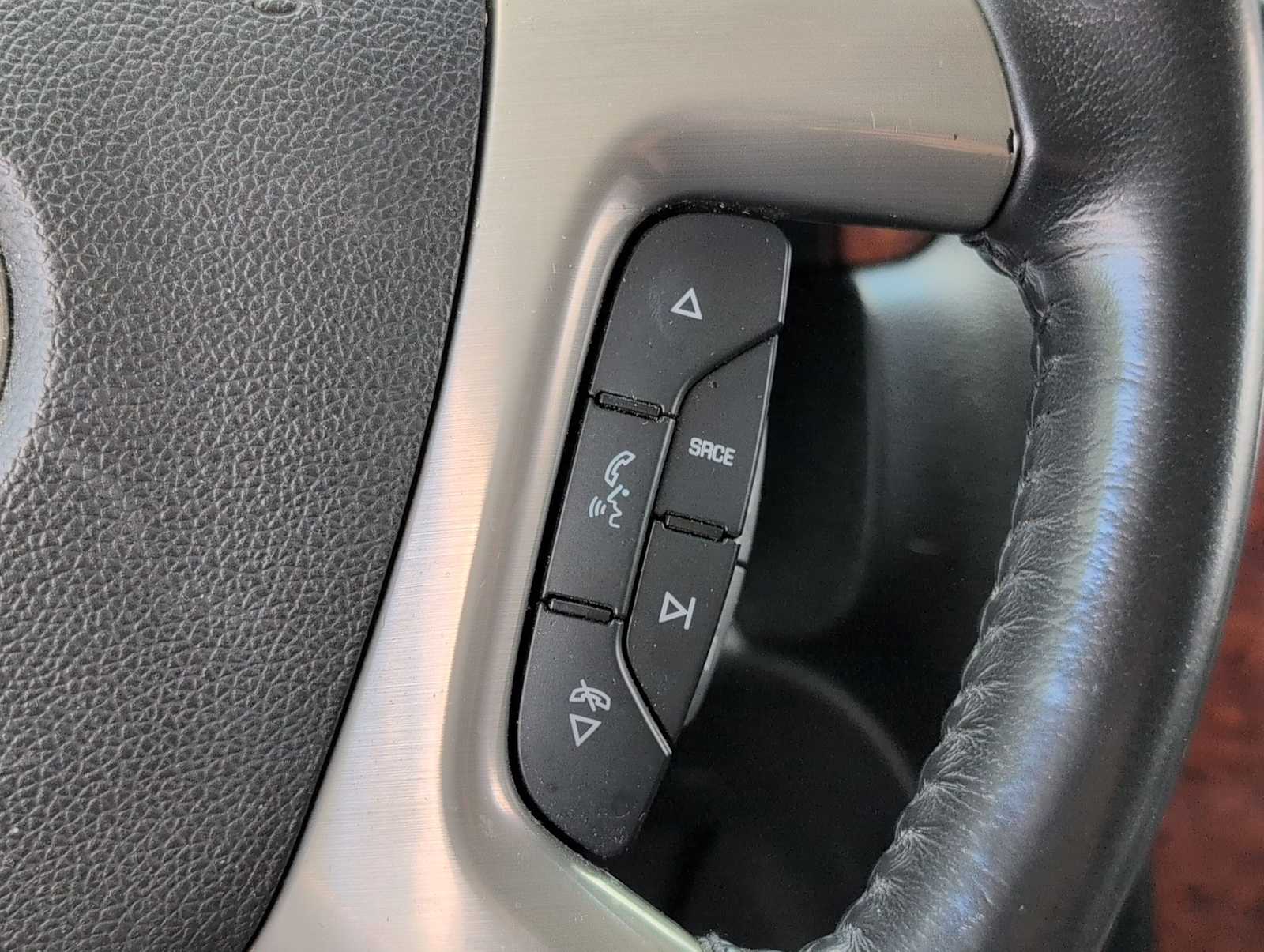 Thumbnail: 2011 Chevrolet Suburban - 23