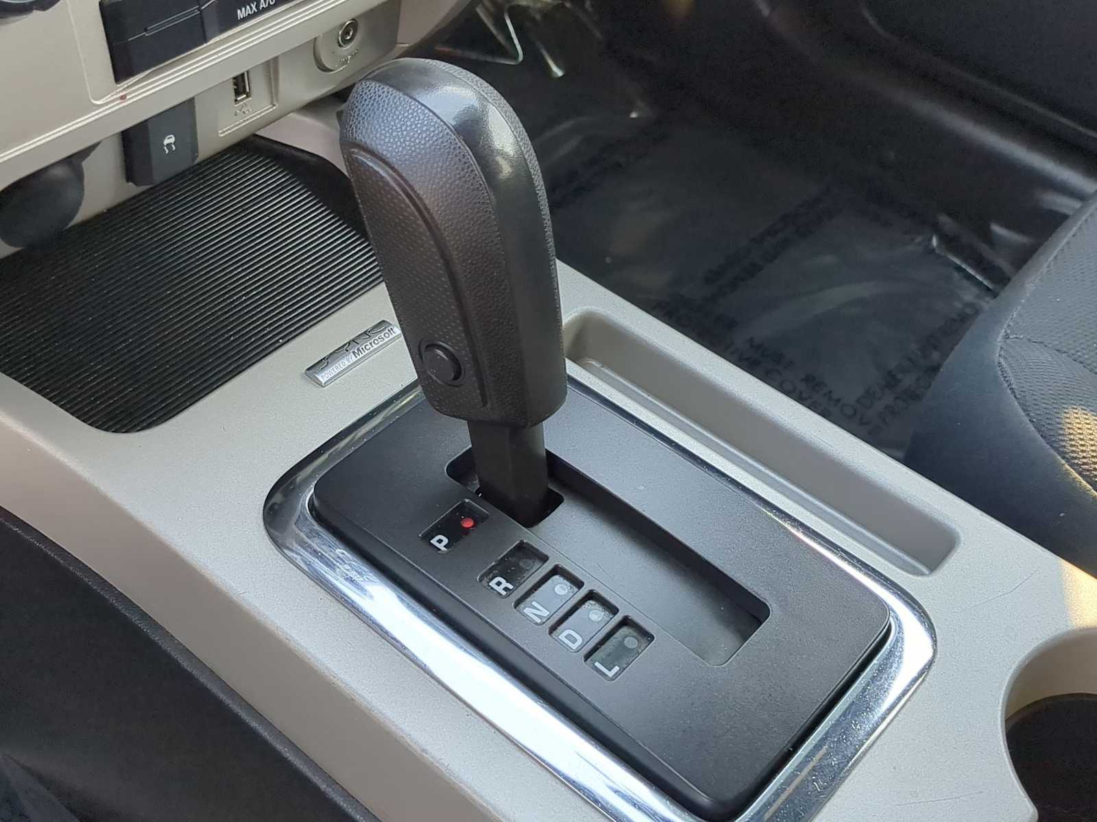 Thumbnail: 2010 Ford Escape - 32