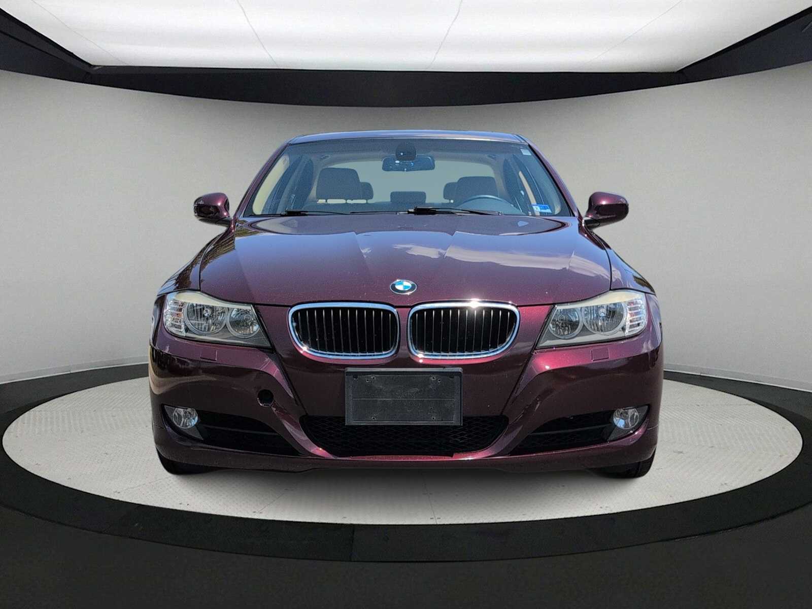 Thumbnail: 2010 BMW 3 Series - 3