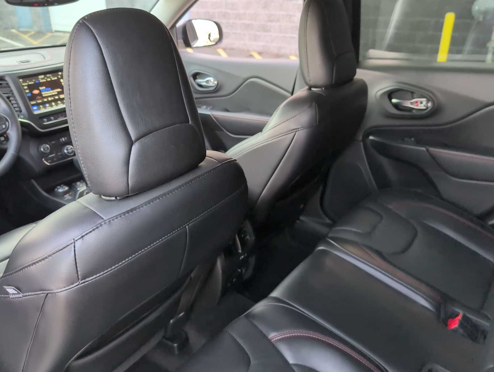 Thumbnail: 2019 Jeep Cherokee - 19