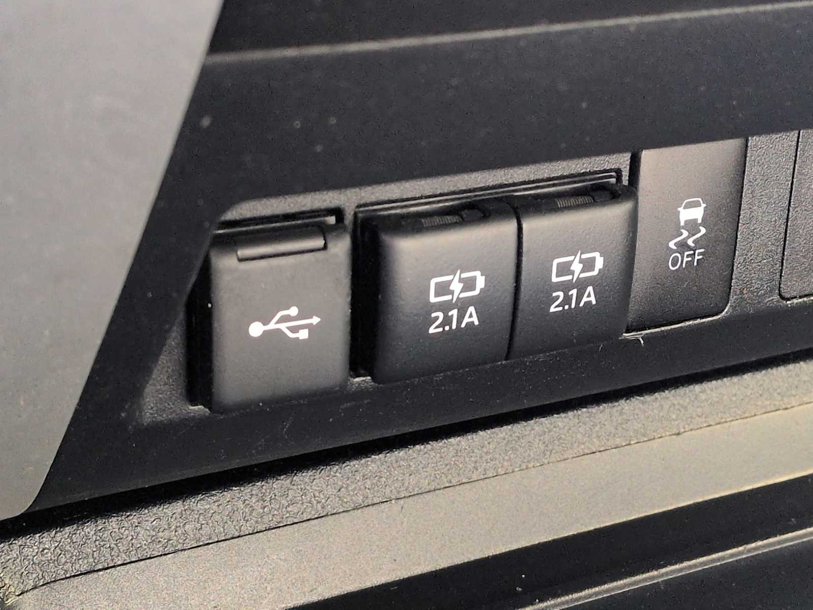 Thumbnail: 2020 Toyota Tundra - 31