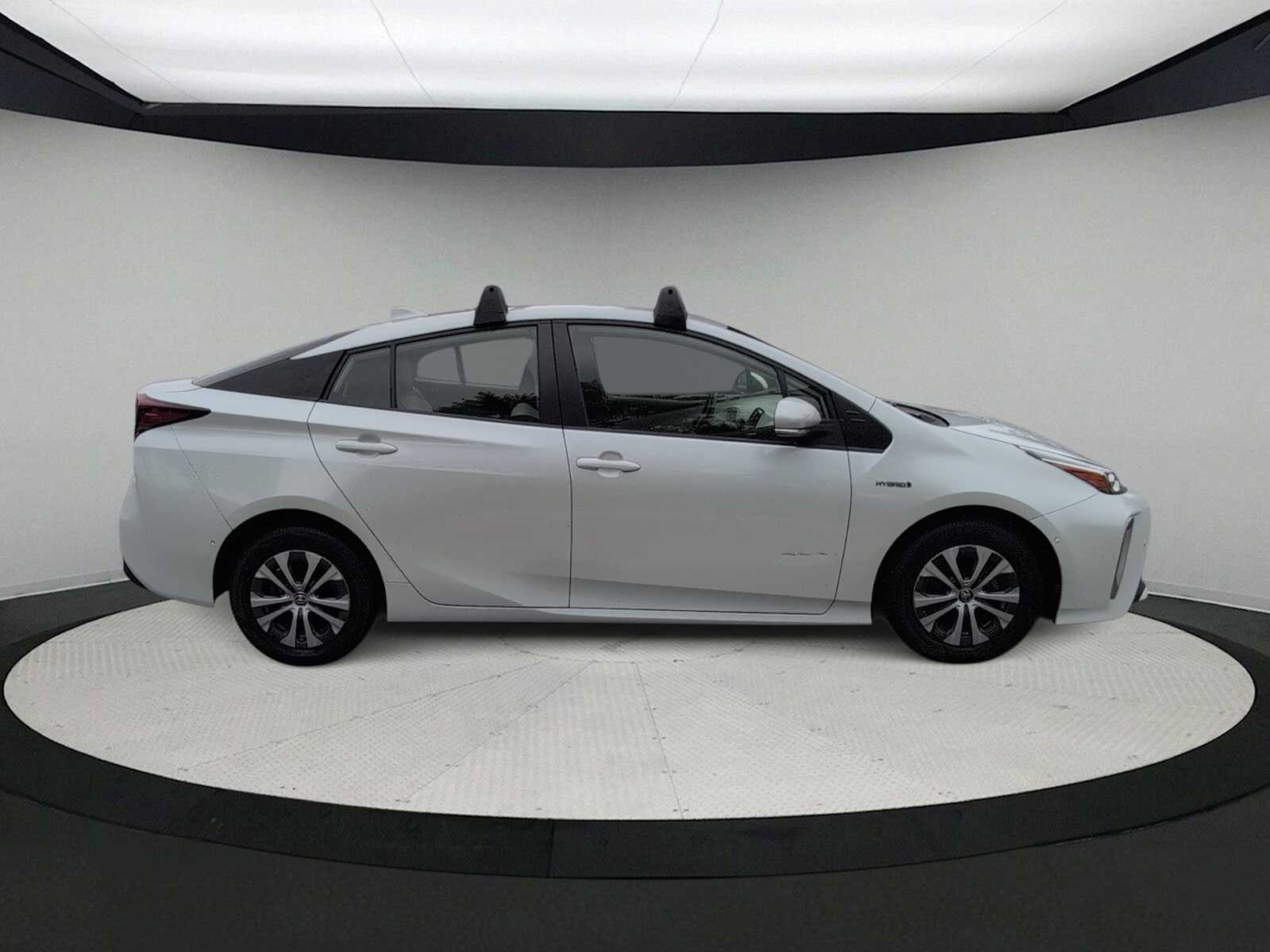 Thumbnail: 2022 Toyota Prius - 9