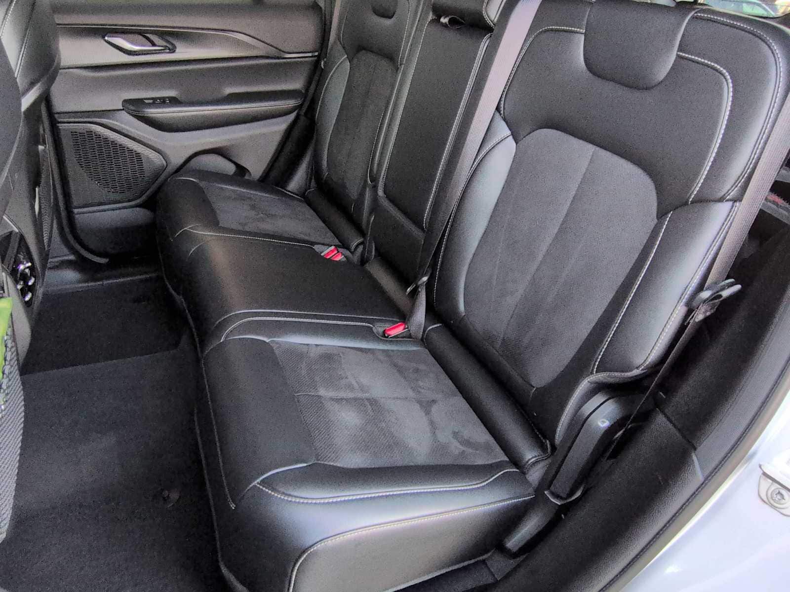 Thumbnail: 2024 Jeep Grand Cherokee - 19