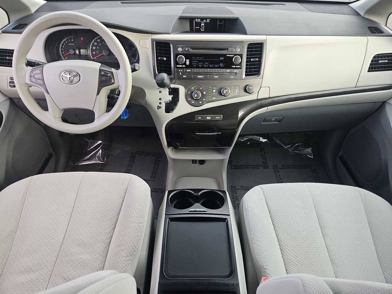 Thumbnail: 2011 Toyota Sienna - 14