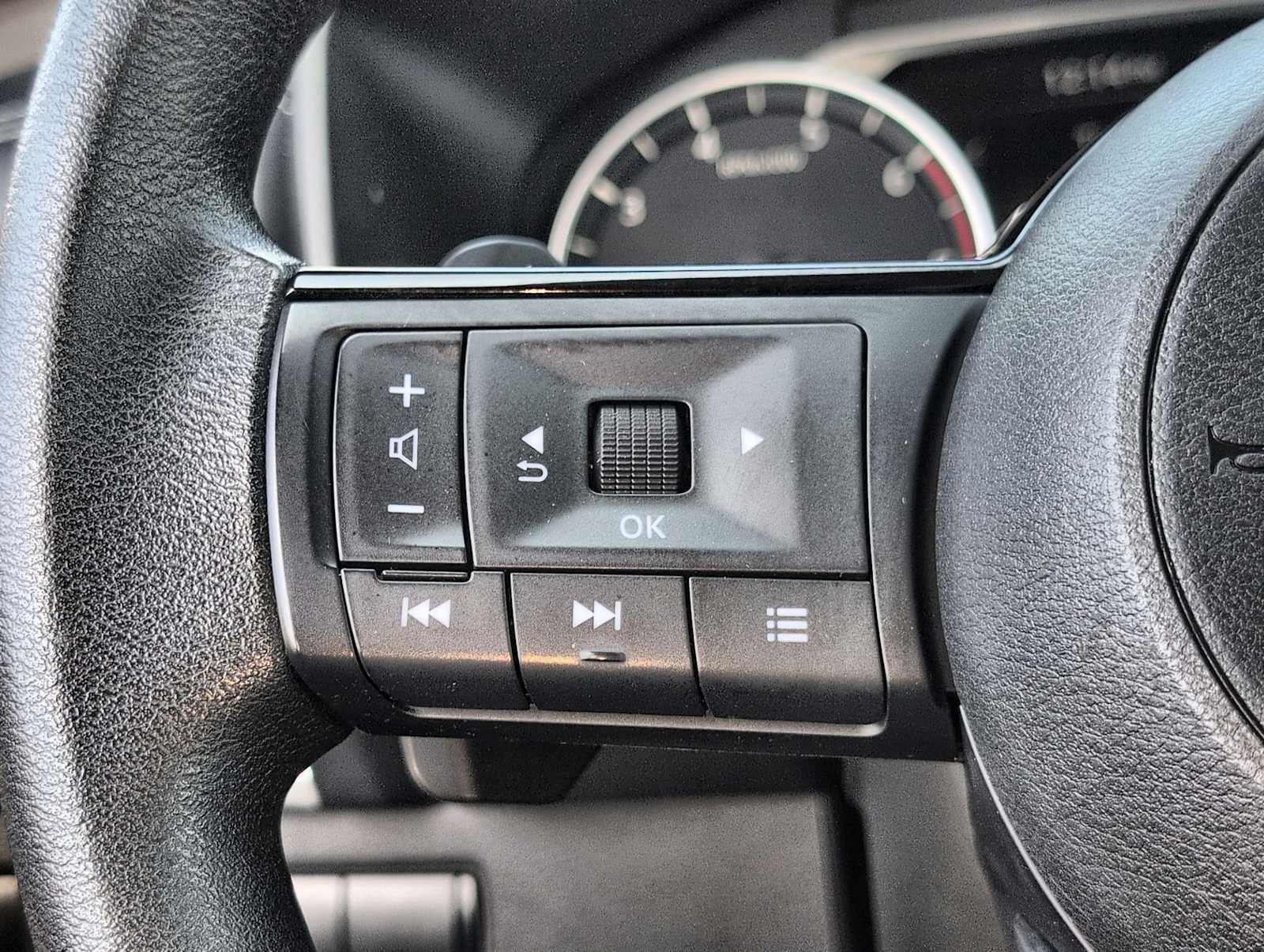 Thumbnail: 2023 Nissan Rogue - 23