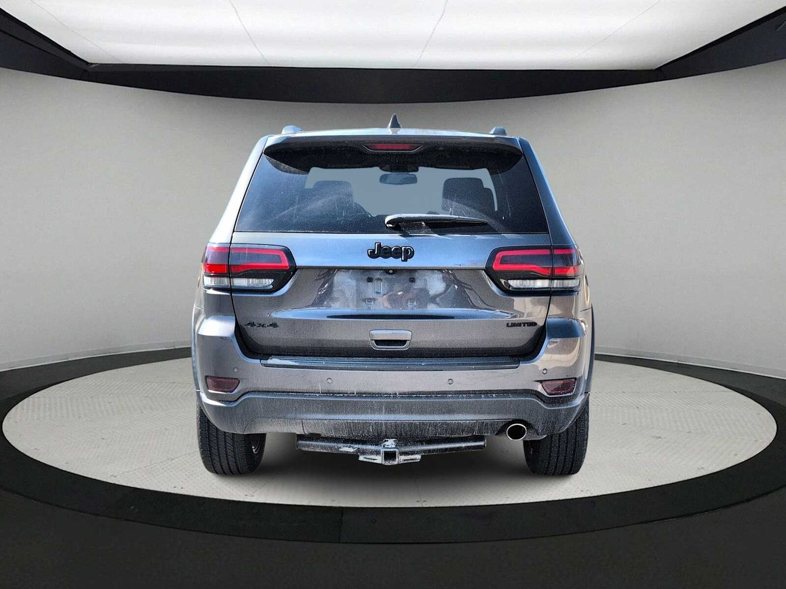 Thumbnail: 2015 Jeep Grand Cherokee - 7