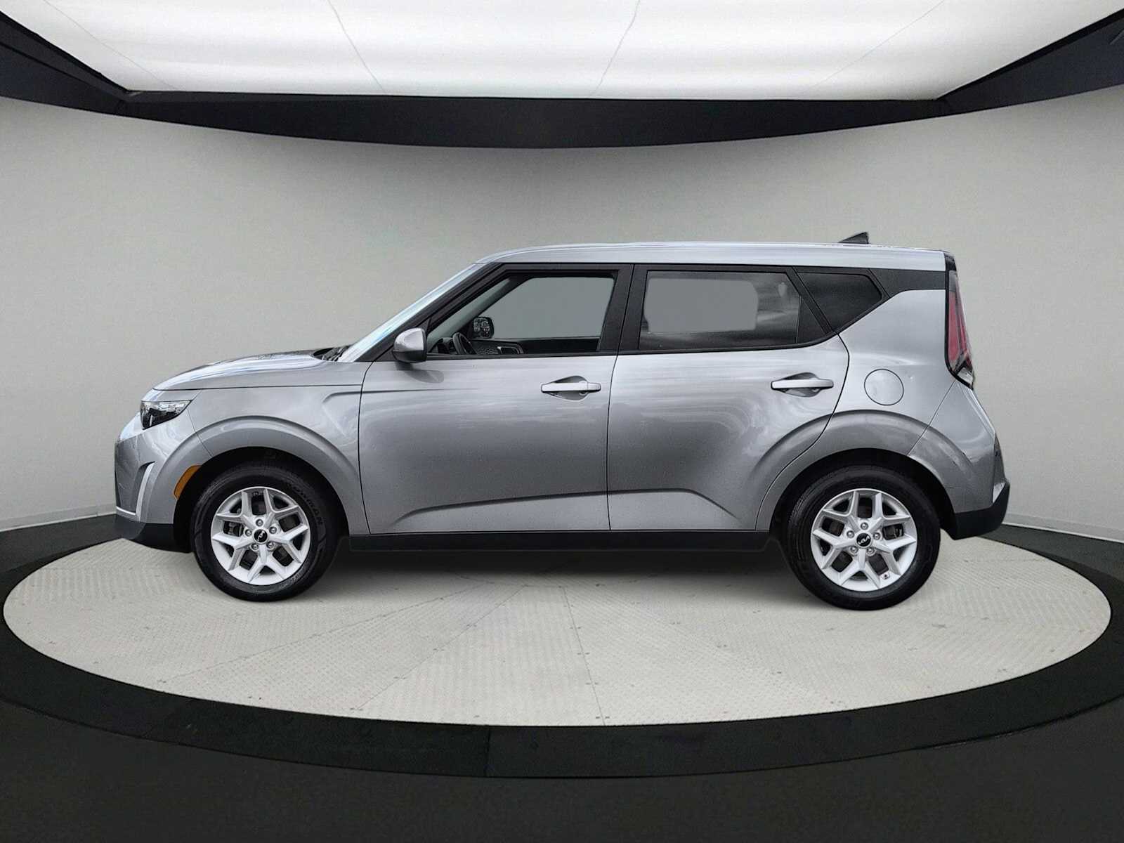 Thumbnail: 2023 Kia Soul - 5