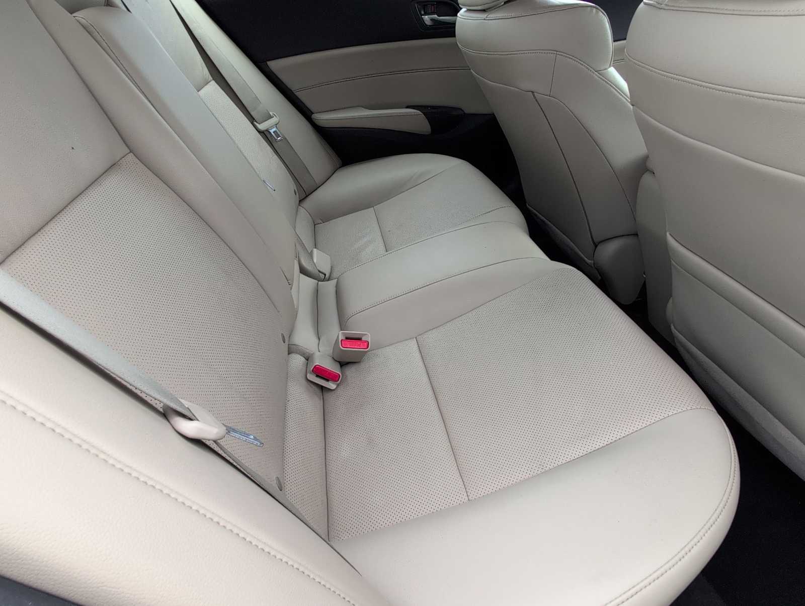 Thumbnail: 2013 Acura ILX - 20