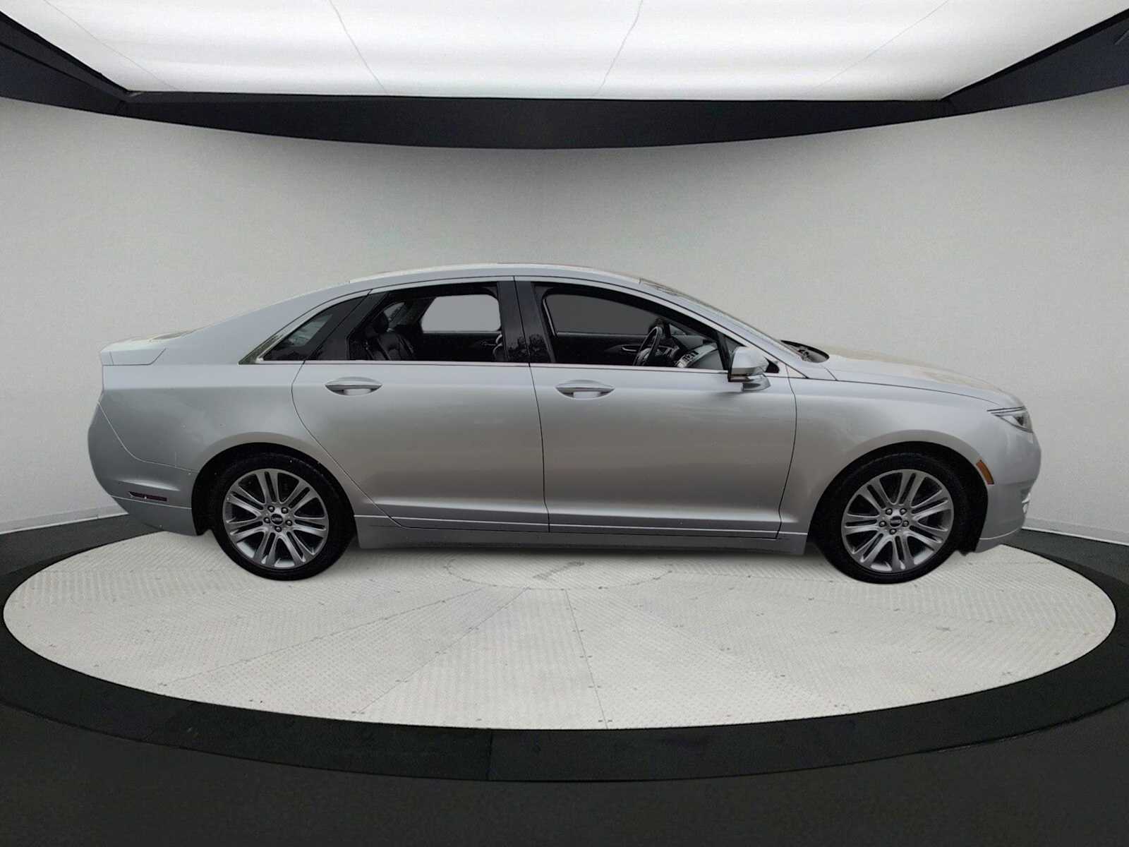 Thumbnail: 2014 Lincoln MKZ - 9