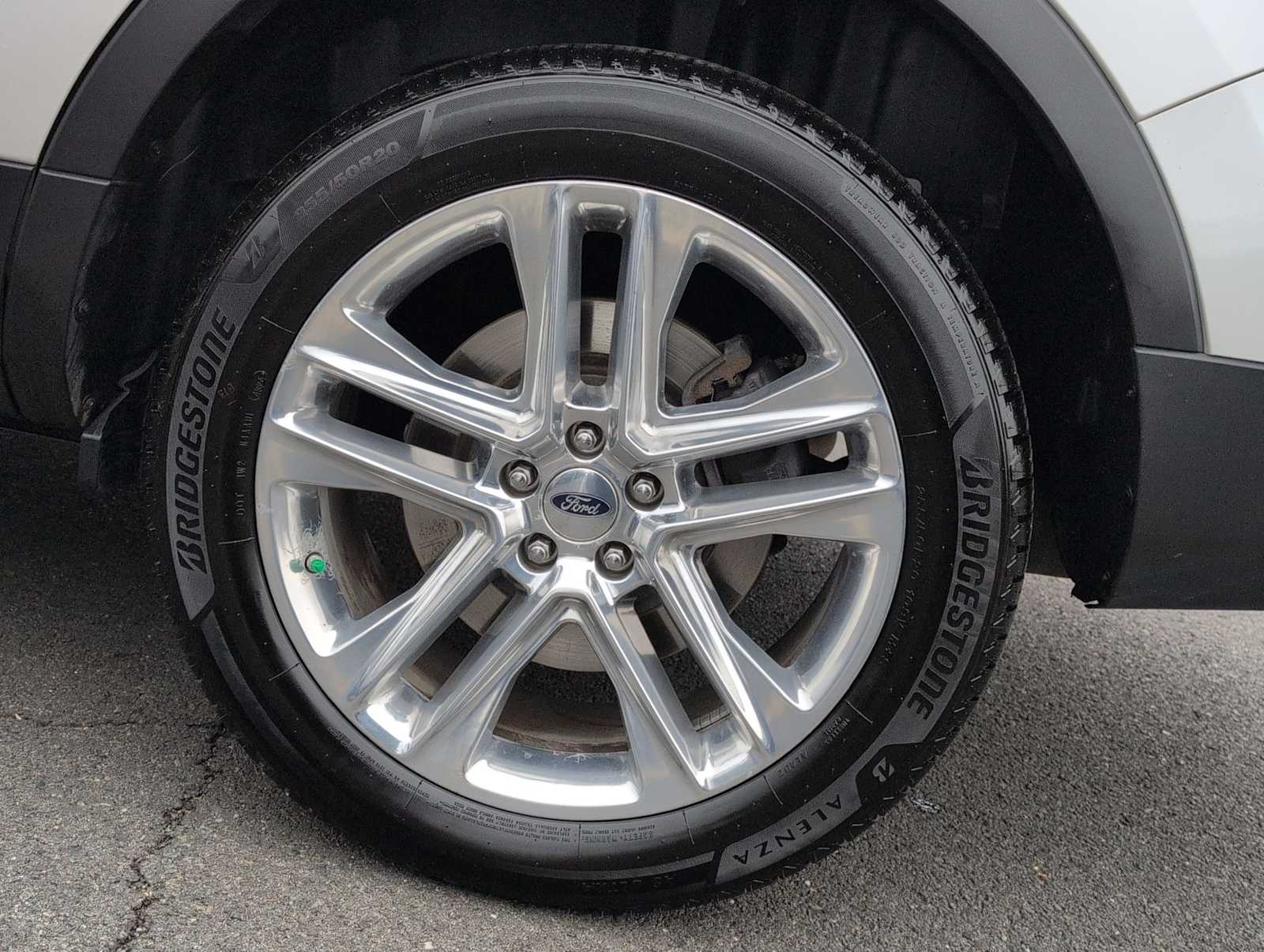 Thumbnail: 2016 Ford Explorer - 14