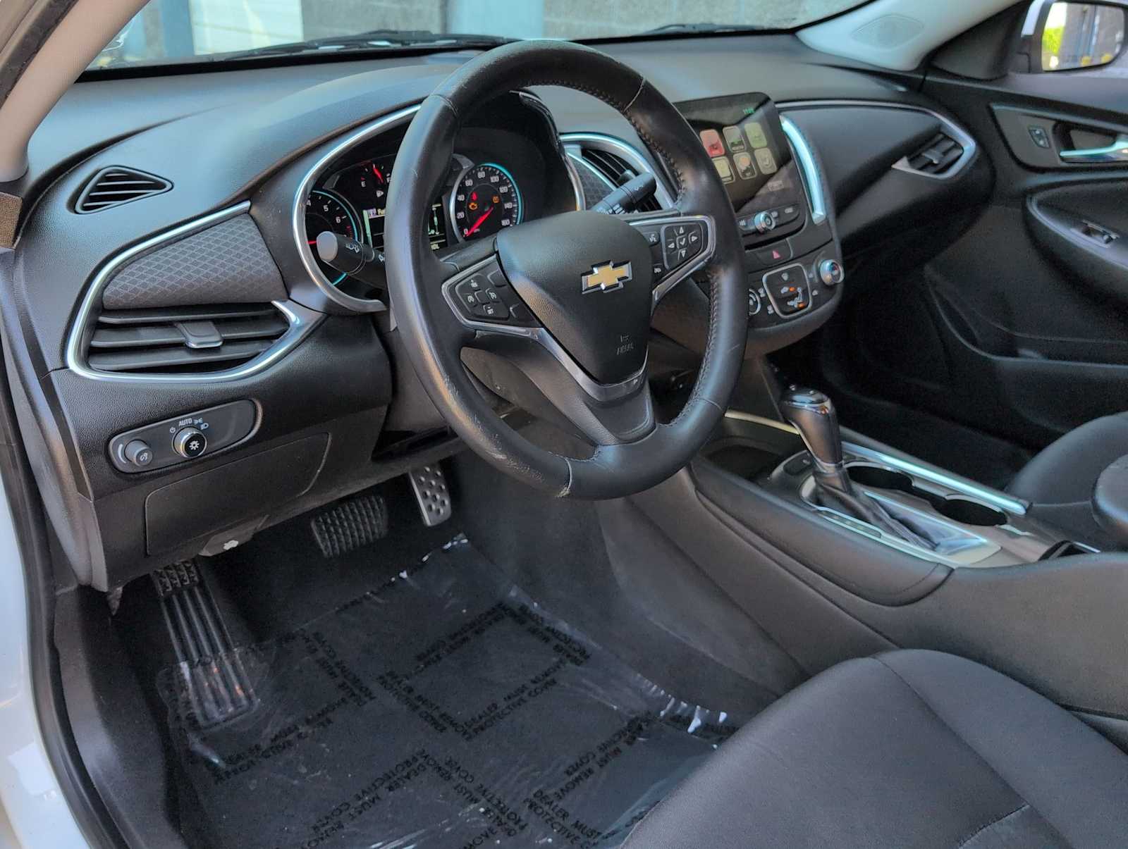 Thumbnail: 2016 Chevrolet Malibu - 10