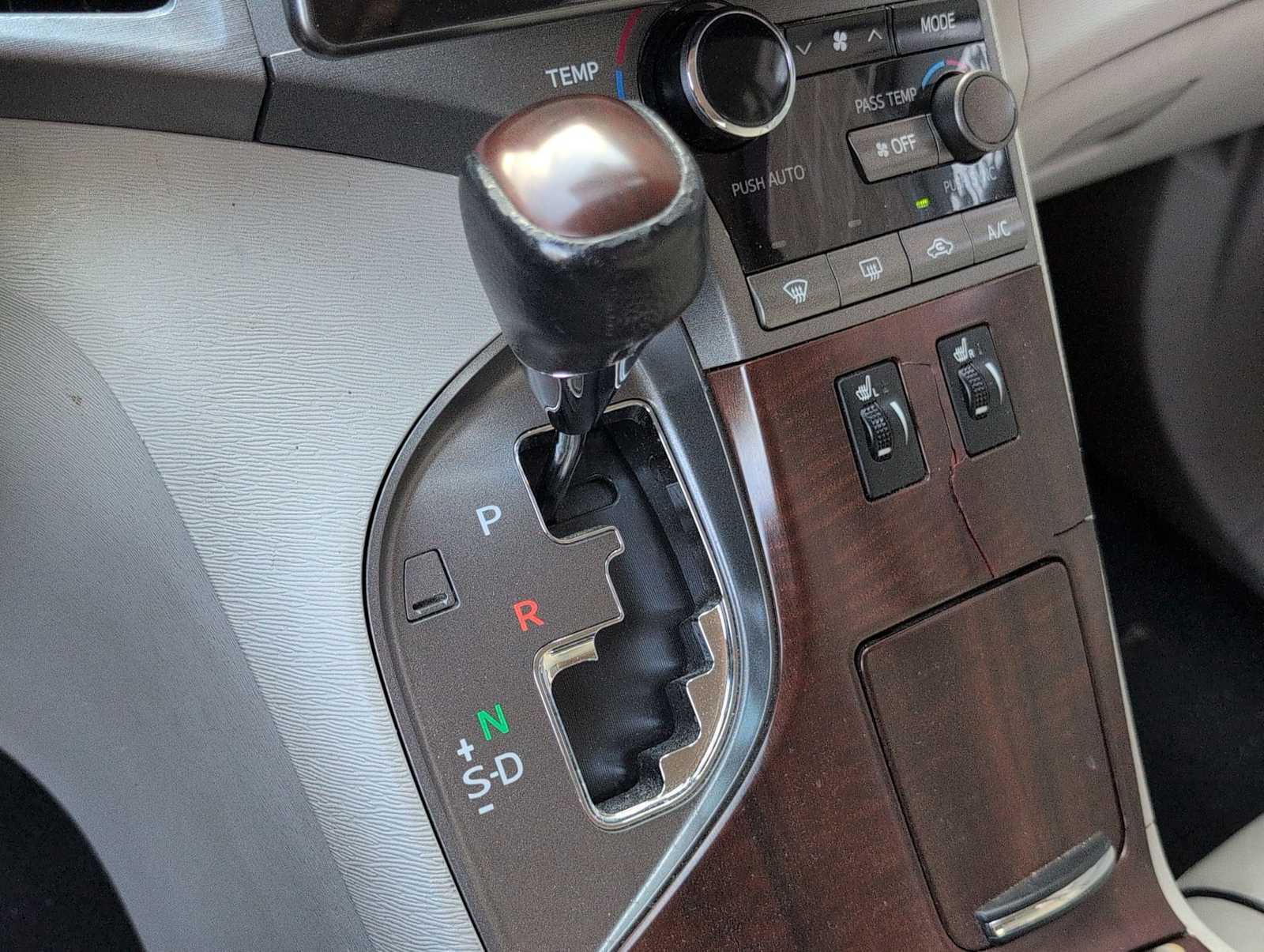 Thumbnail: 2011 Toyota Venza - 29