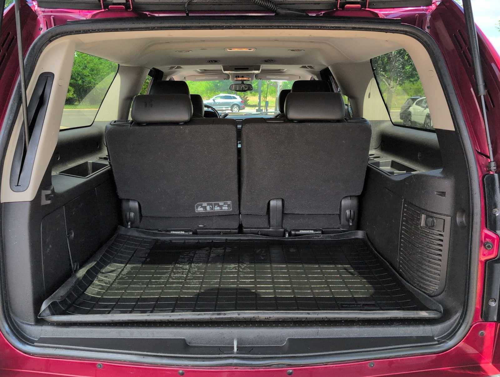 Thumbnail: 2011 Chevrolet Suburban - 29