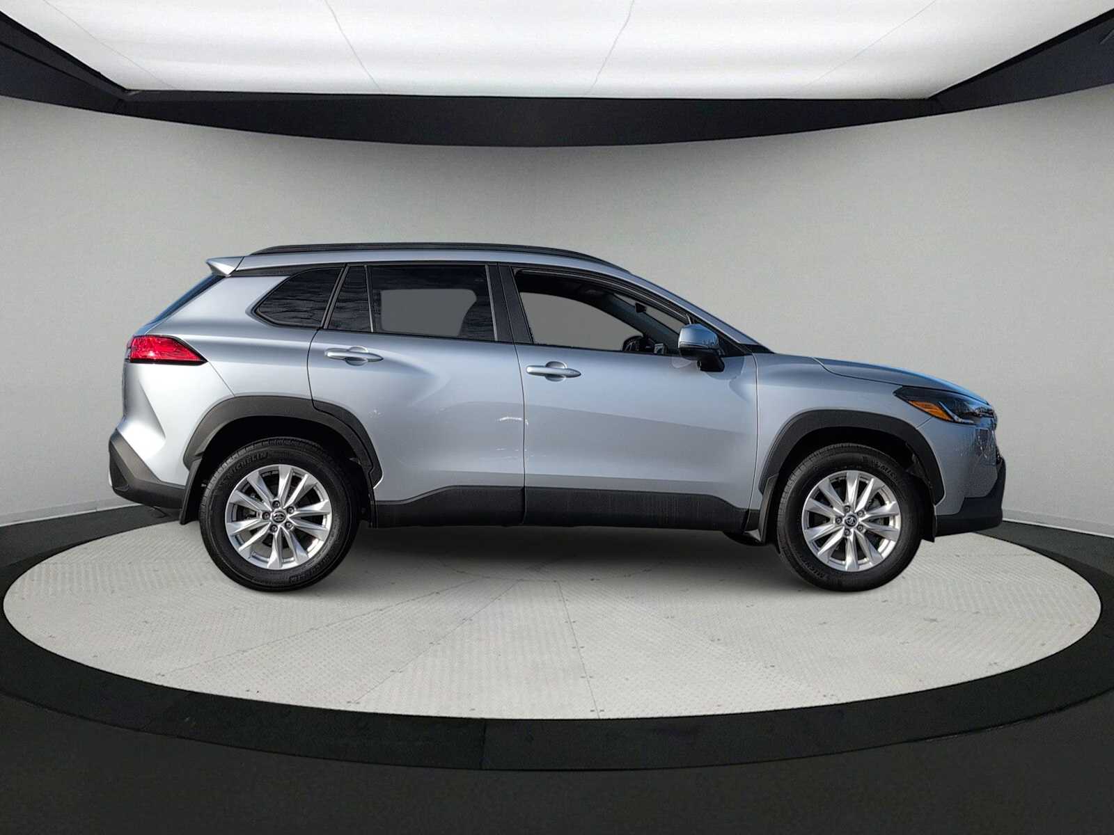 Thumbnail: 2024 Toyota Corolla Cross - 9