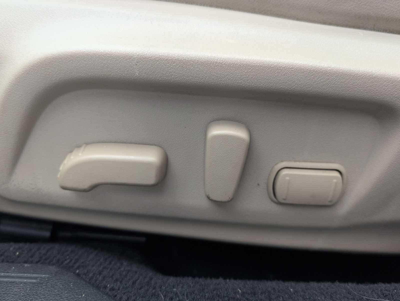 Thumbnail: 2017 Subaru Outback - 17