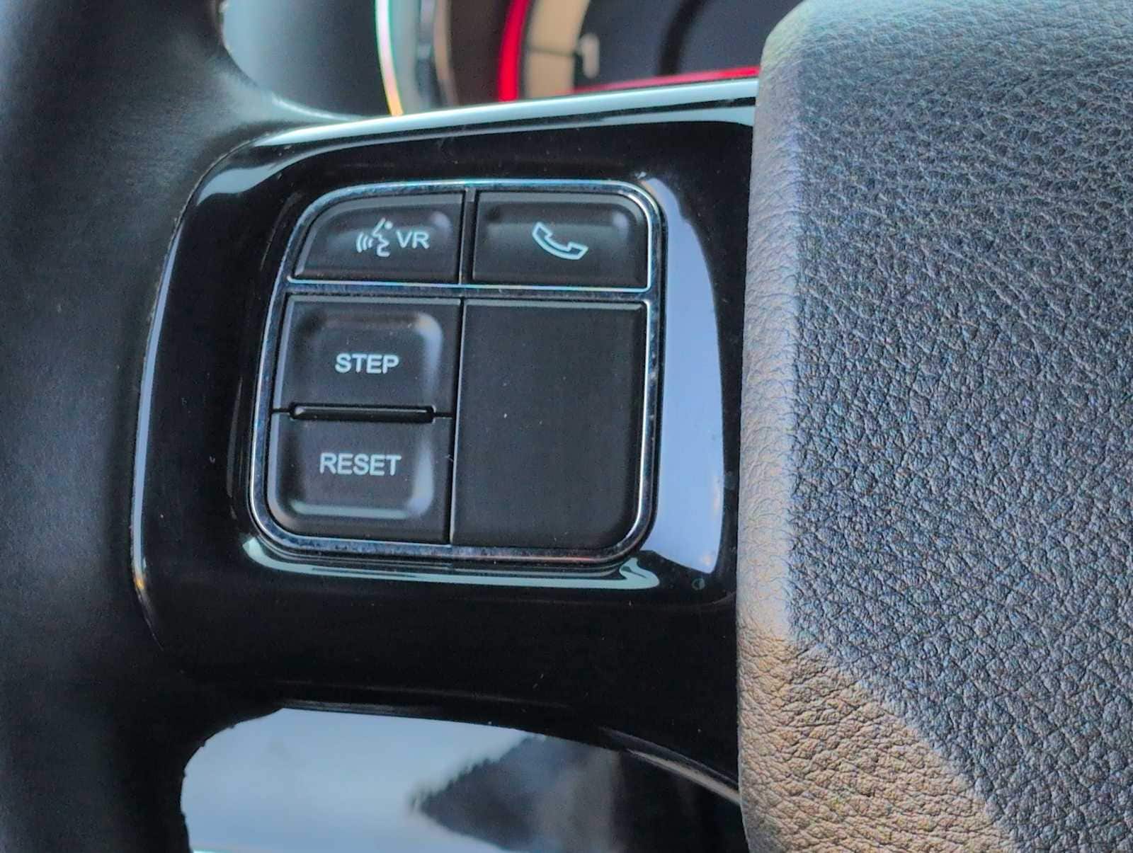 Thumbnail: 2015 Dodge Grand Caravan - 21
