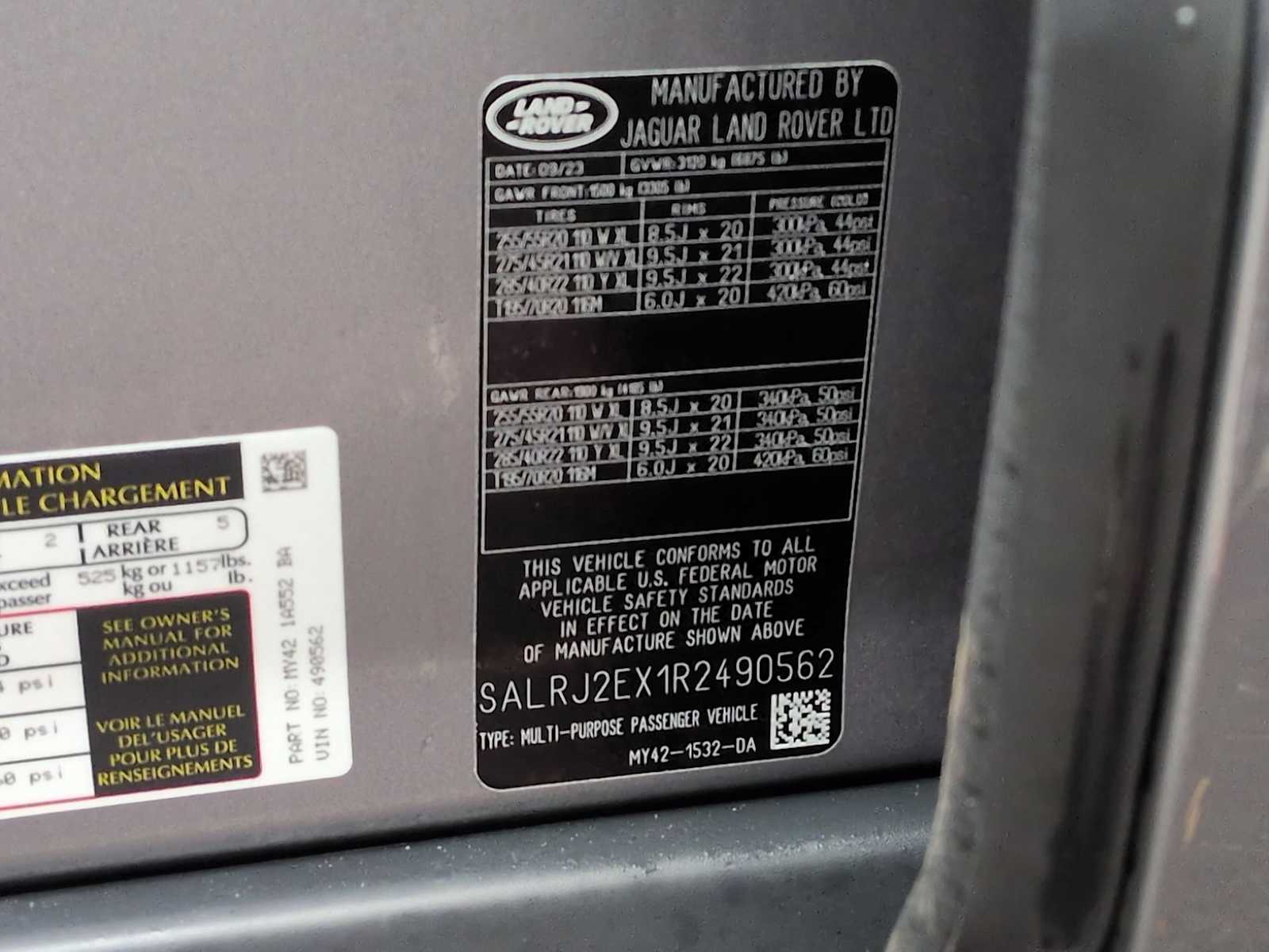 Thumbnail: 2024 Land Rover Discovery - 37