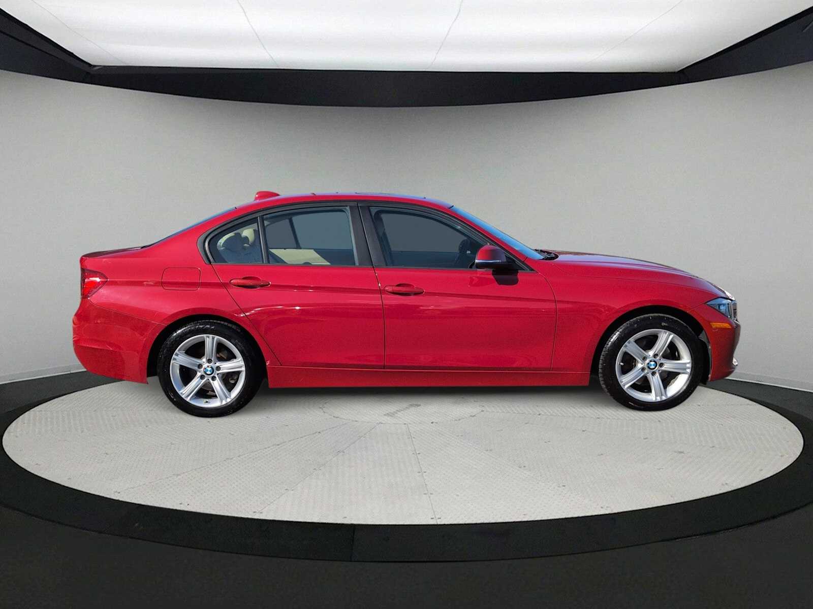Thumbnail: 2014 BMW 3 Series - 9
