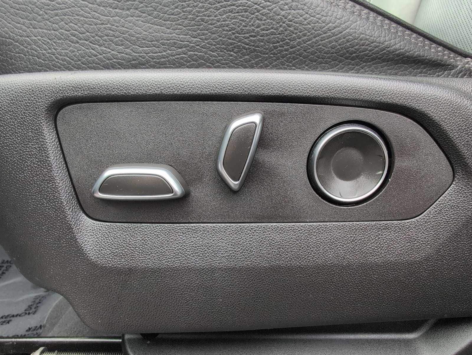 Thumbnail: 2024 GMC Yukon XL - 18