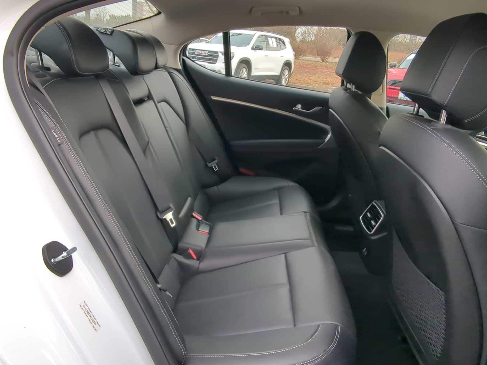 Thumbnail: 2024 Genesis G70 - 21