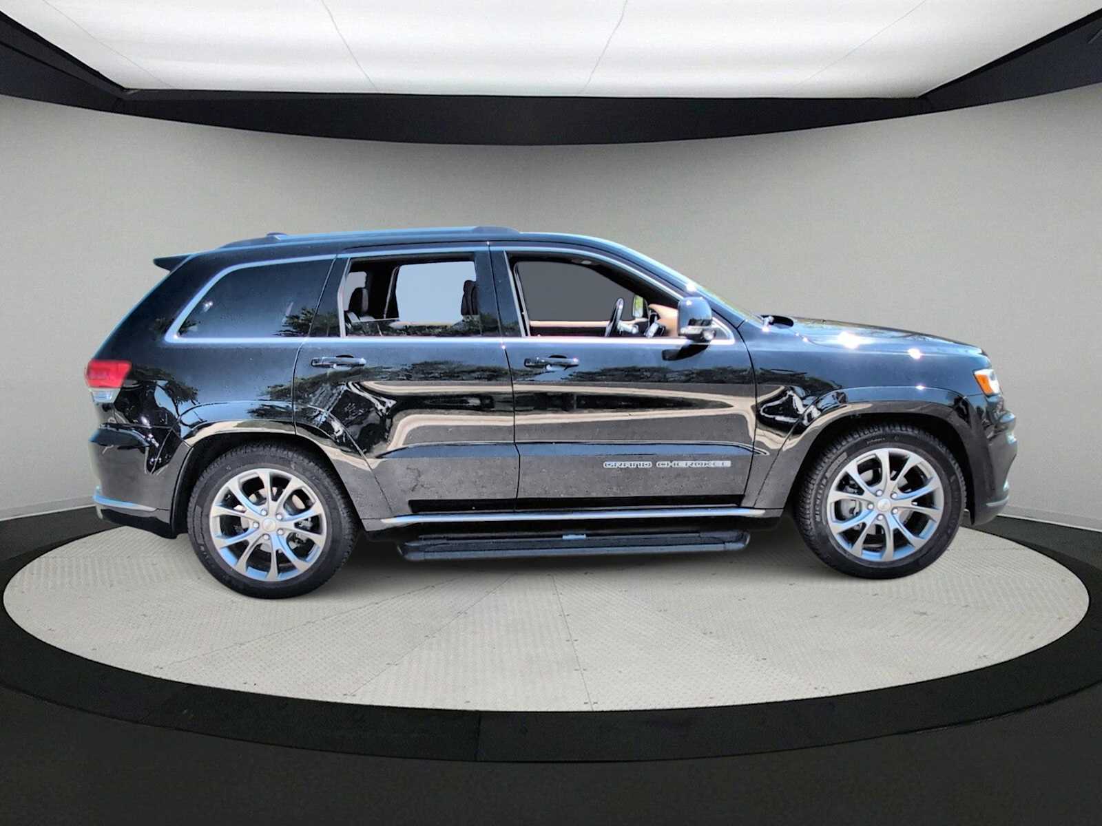 Thumbnail: 2020 Jeep Grand Cherokee - 9
