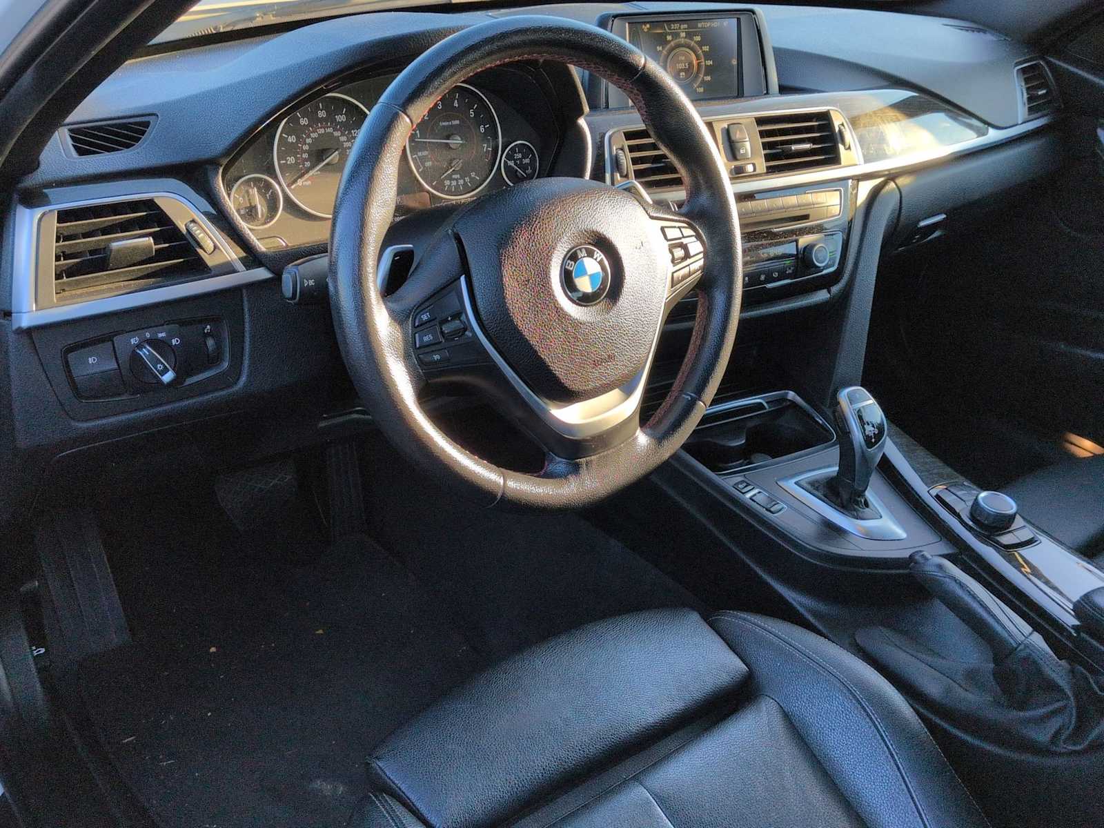 Thumbnail: 2016 BMW 3 Series - 16