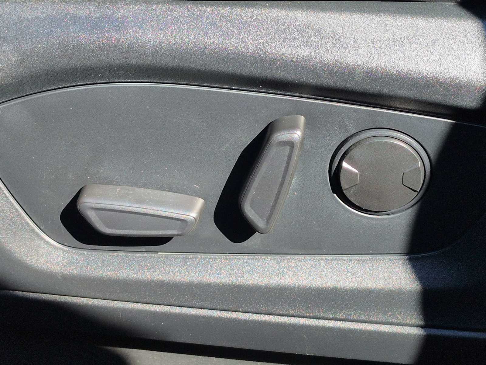 Thumbnail: 2023 Ford Explorer - 18