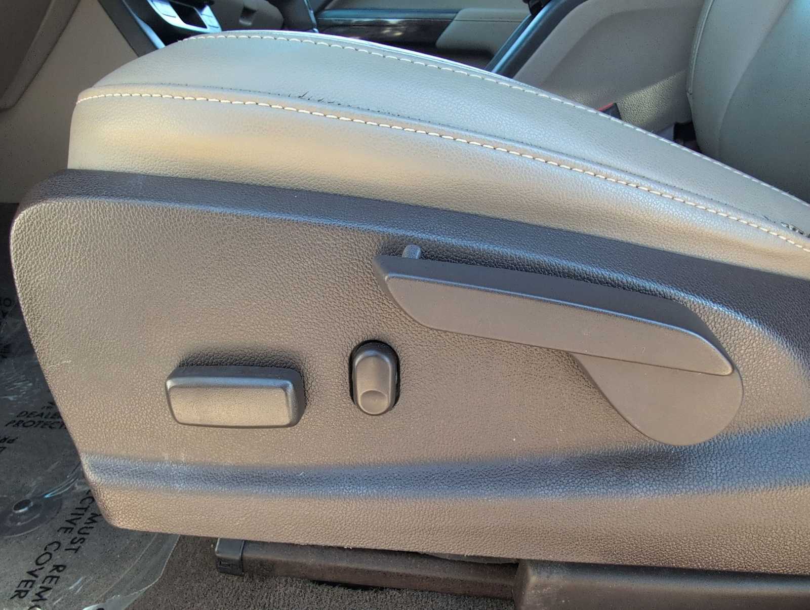 Thumbnail: 2016 GMC Canyon - 18