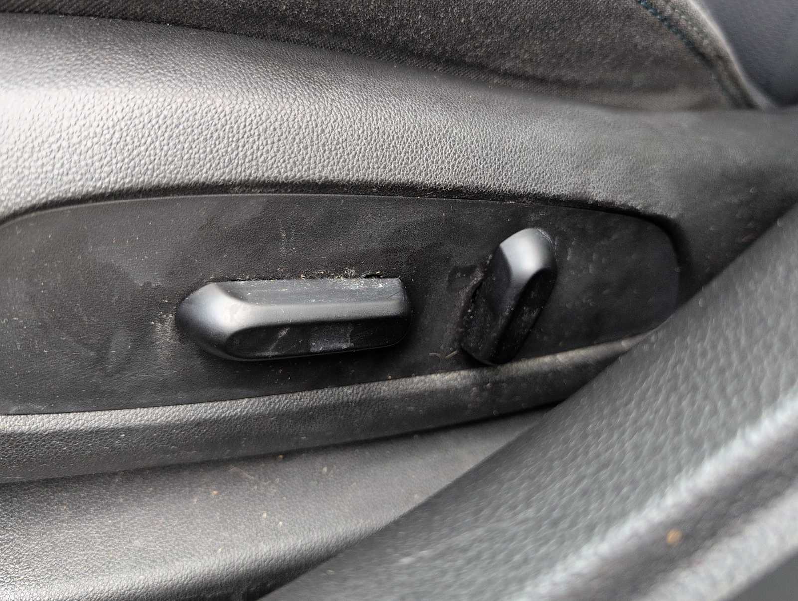 Thumbnail: 2017 Chevrolet Cruze - 17