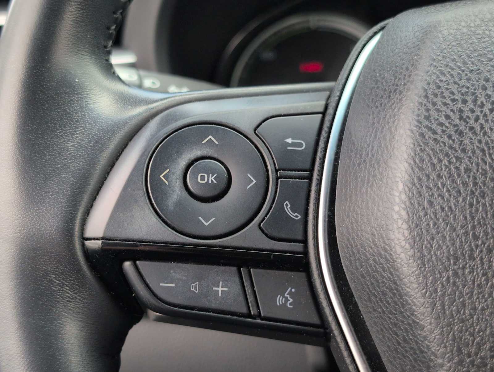 Thumbnail: 2021 Toyota Venza - 23