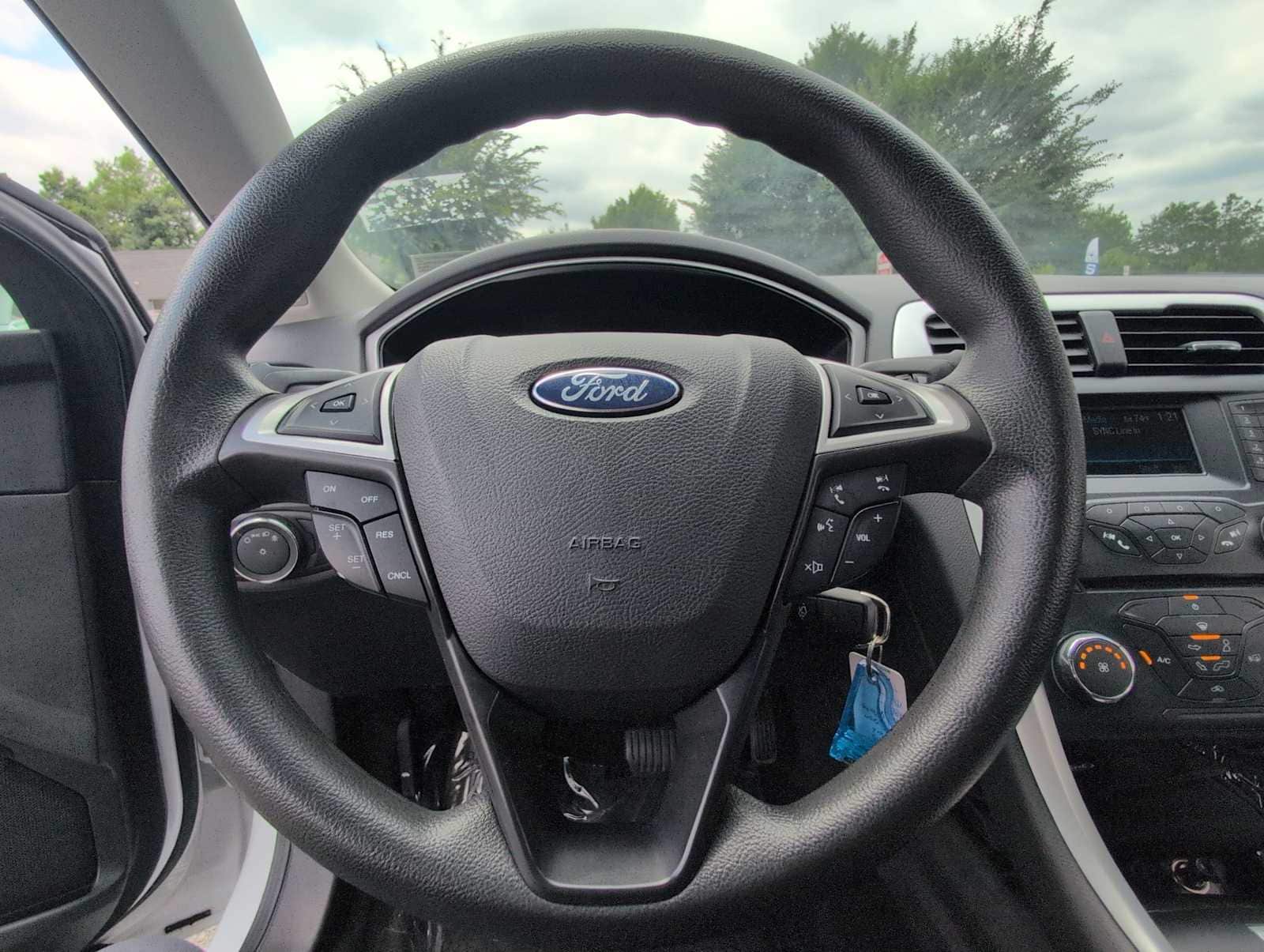 Thumbnail: 2013 Ford Fusion - 22