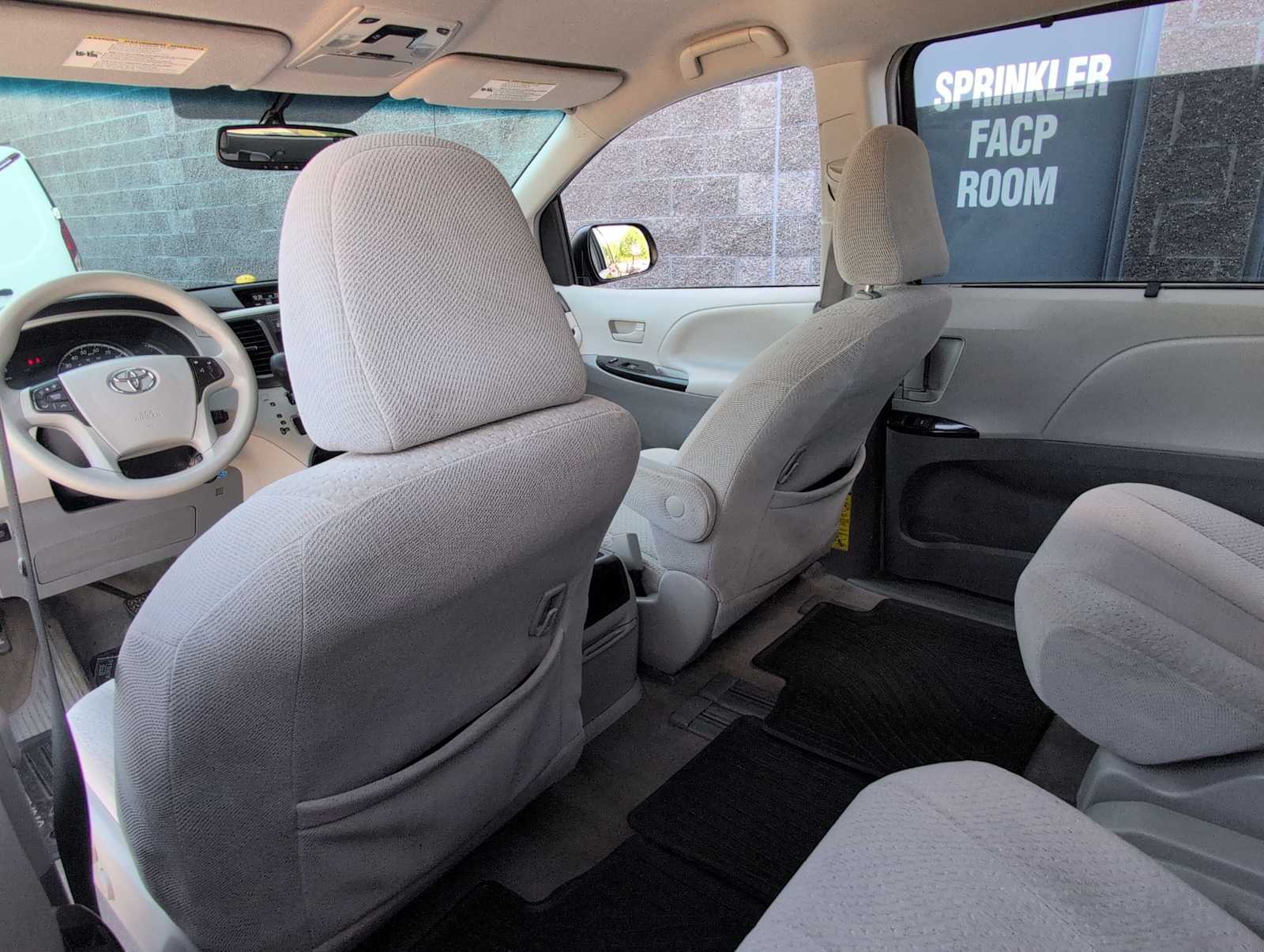 Thumbnail: 2014 Toyota Sienna - 17