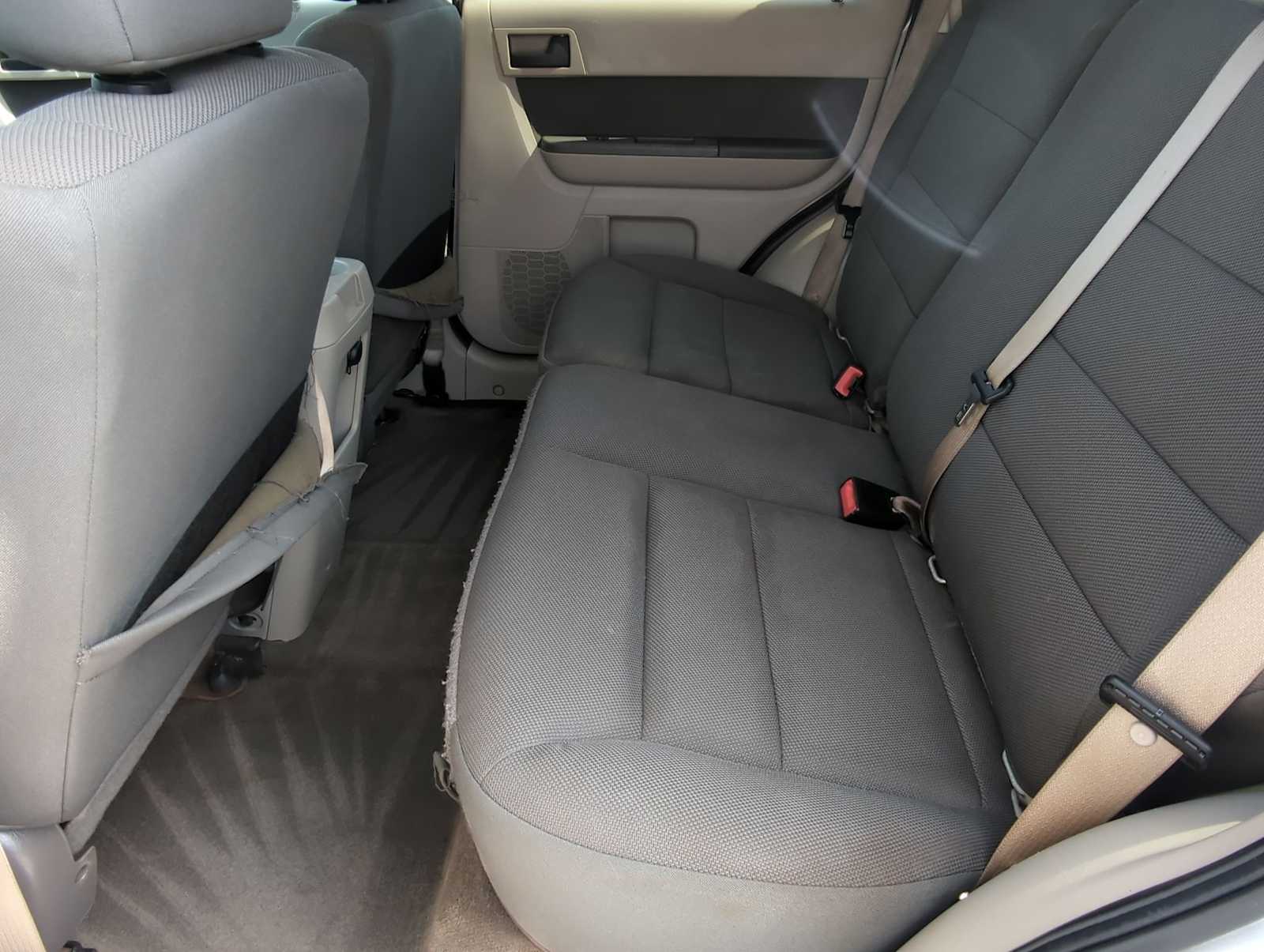 Thumbnail: 2010 Ford Escape - 18