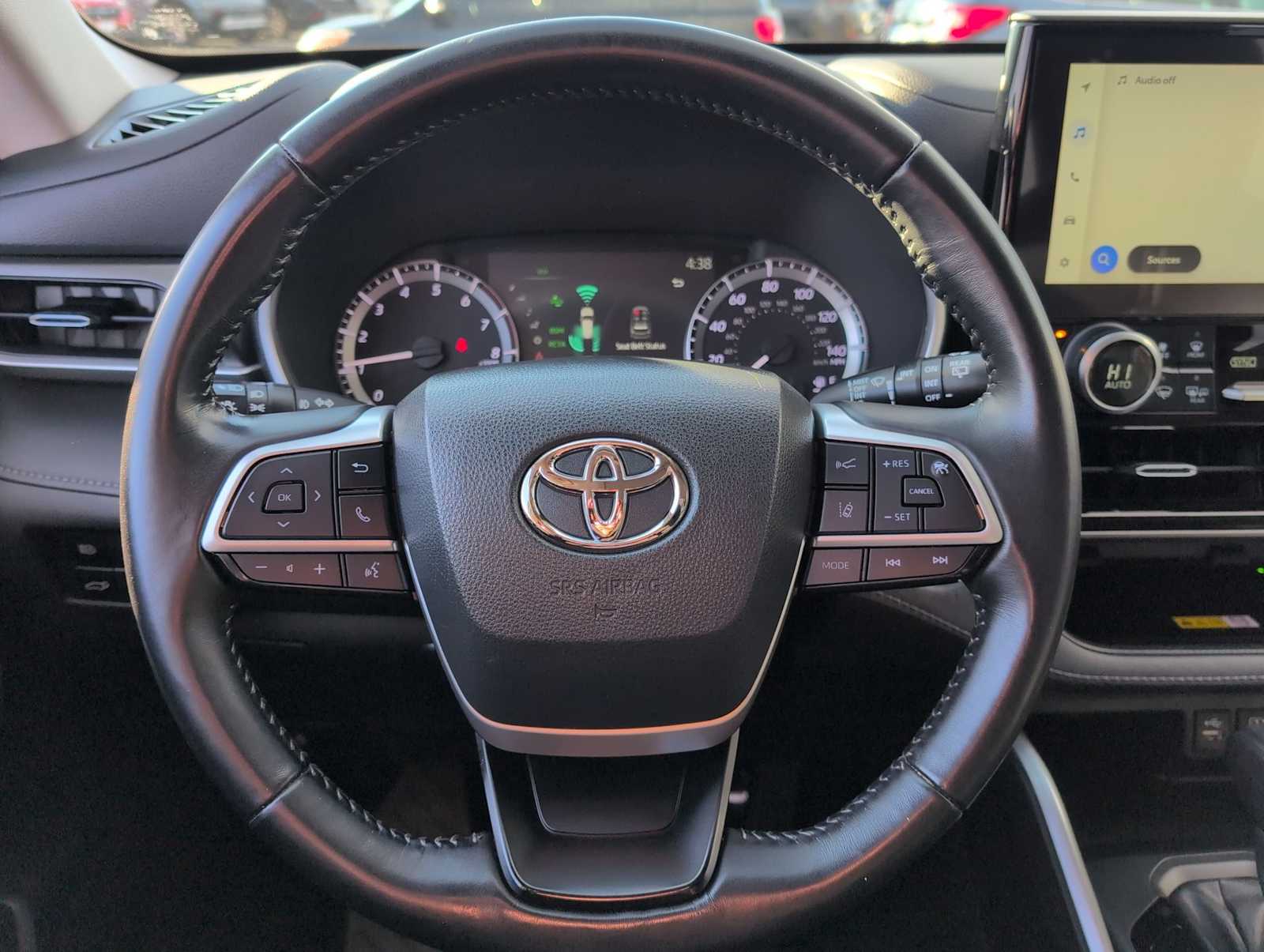 Thumbnail: 2023 Toyota Highlander - 23