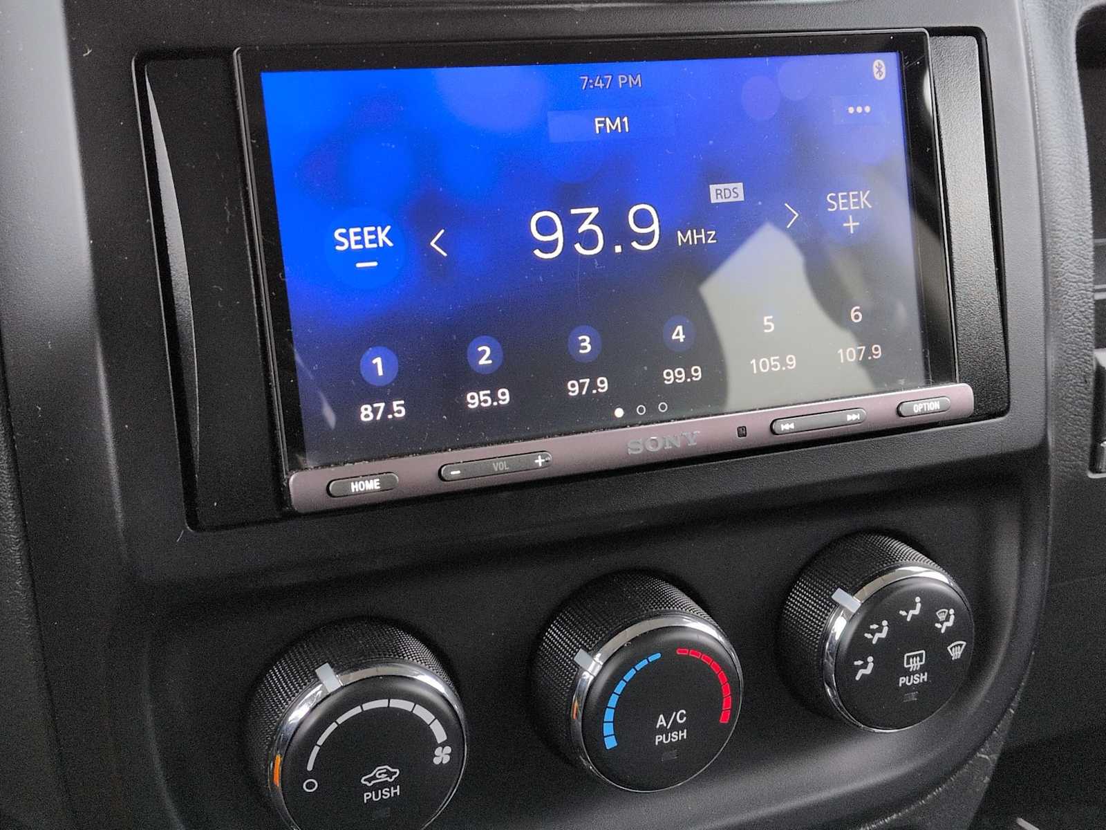 Thumbnail: 2014 Jeep Patriot - 31