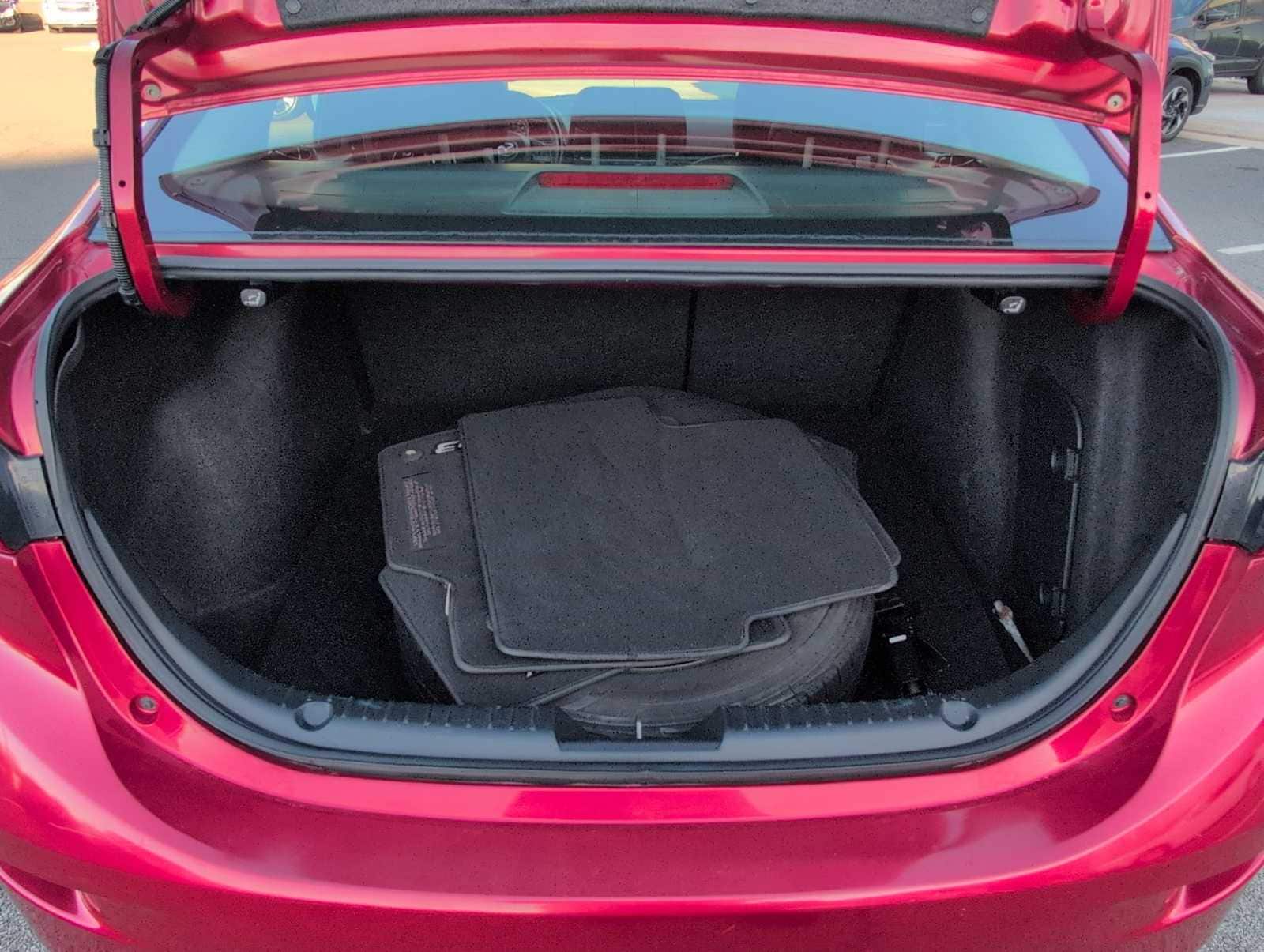 Thumbnail: 2015 Mazda Mazda3 - 31