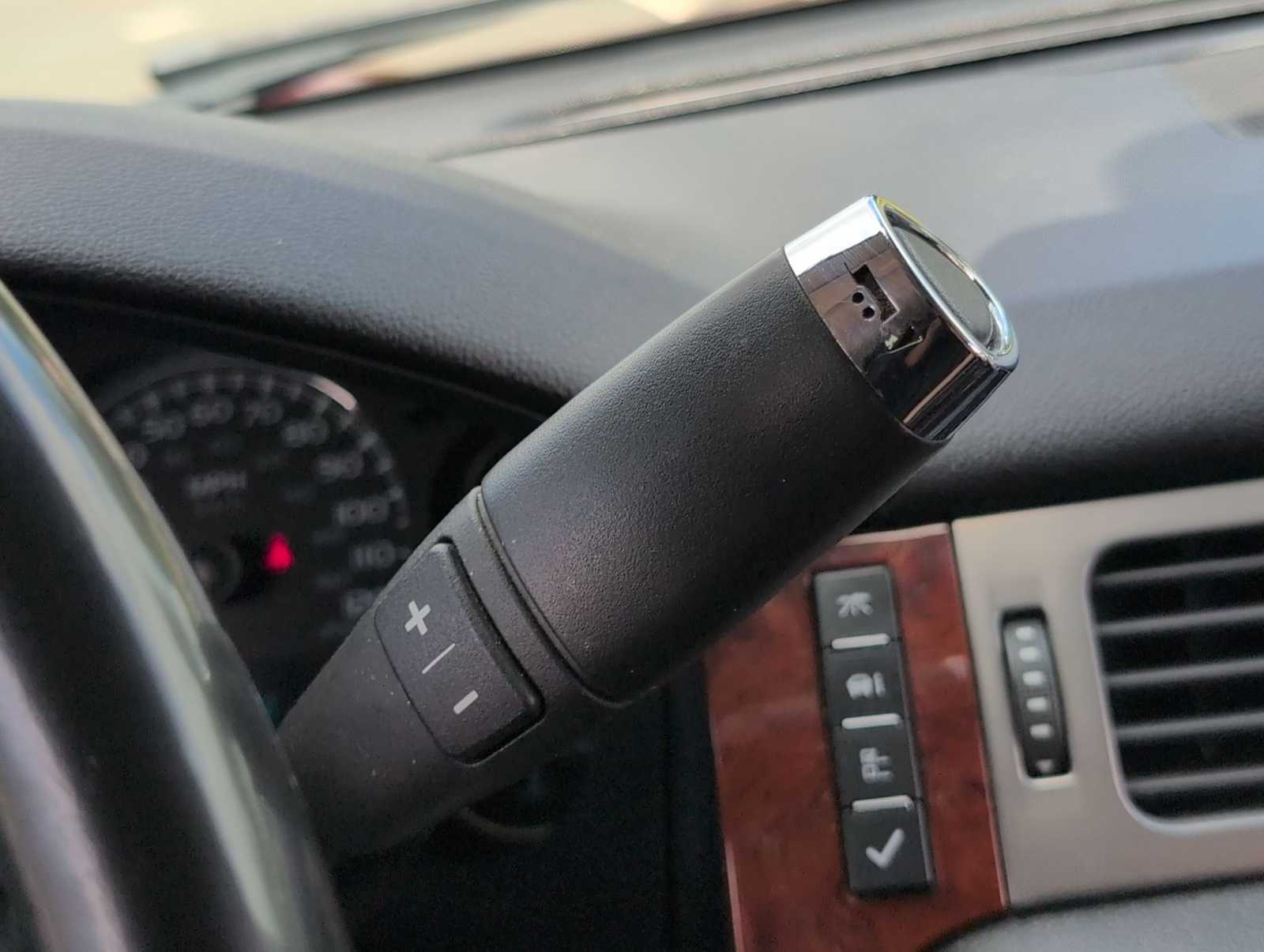 Thumbnail: 2011 Chevrolet Suburban - 27