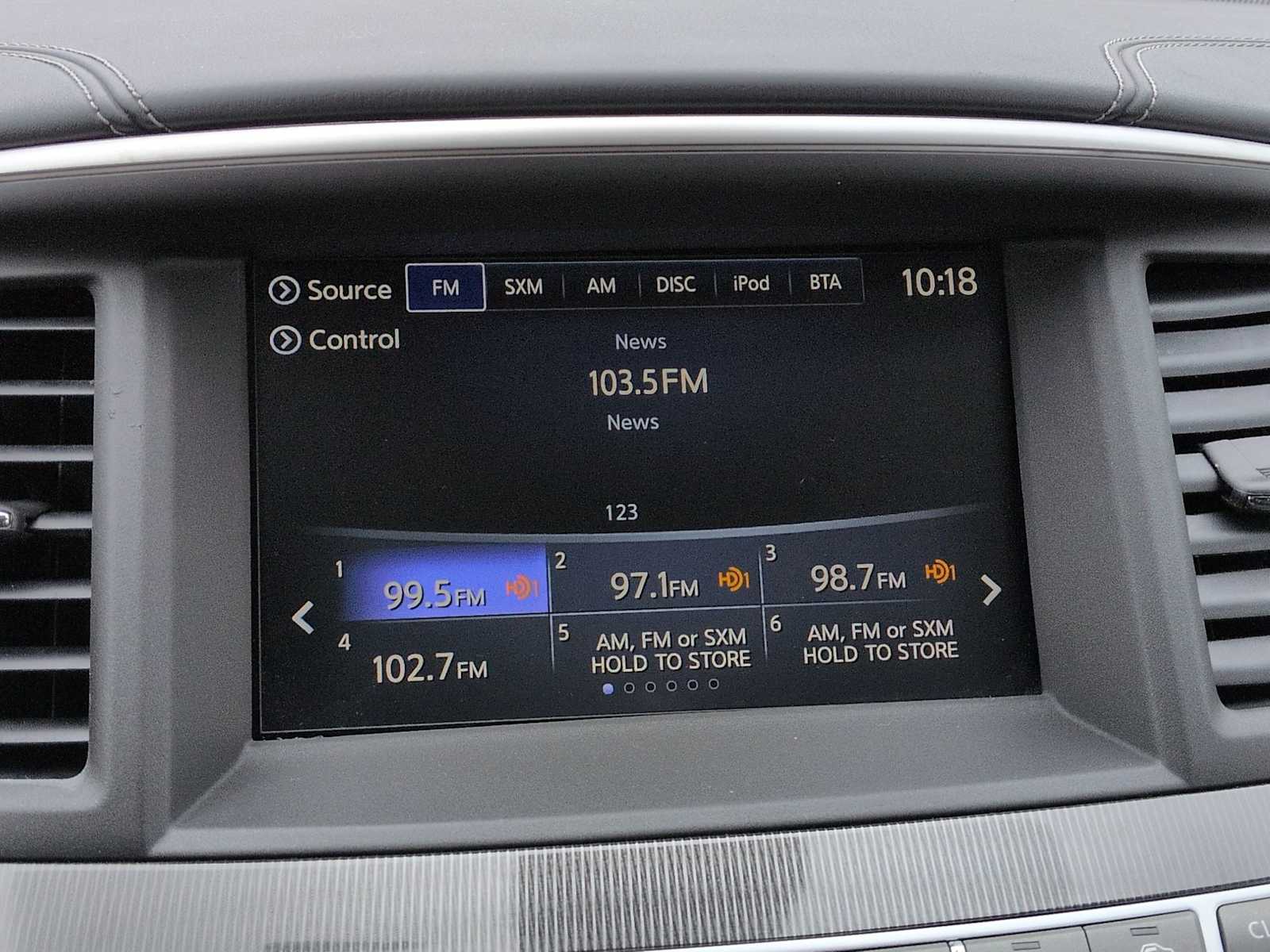 Thumbnail: 2017 INFINITI QX60 - 32