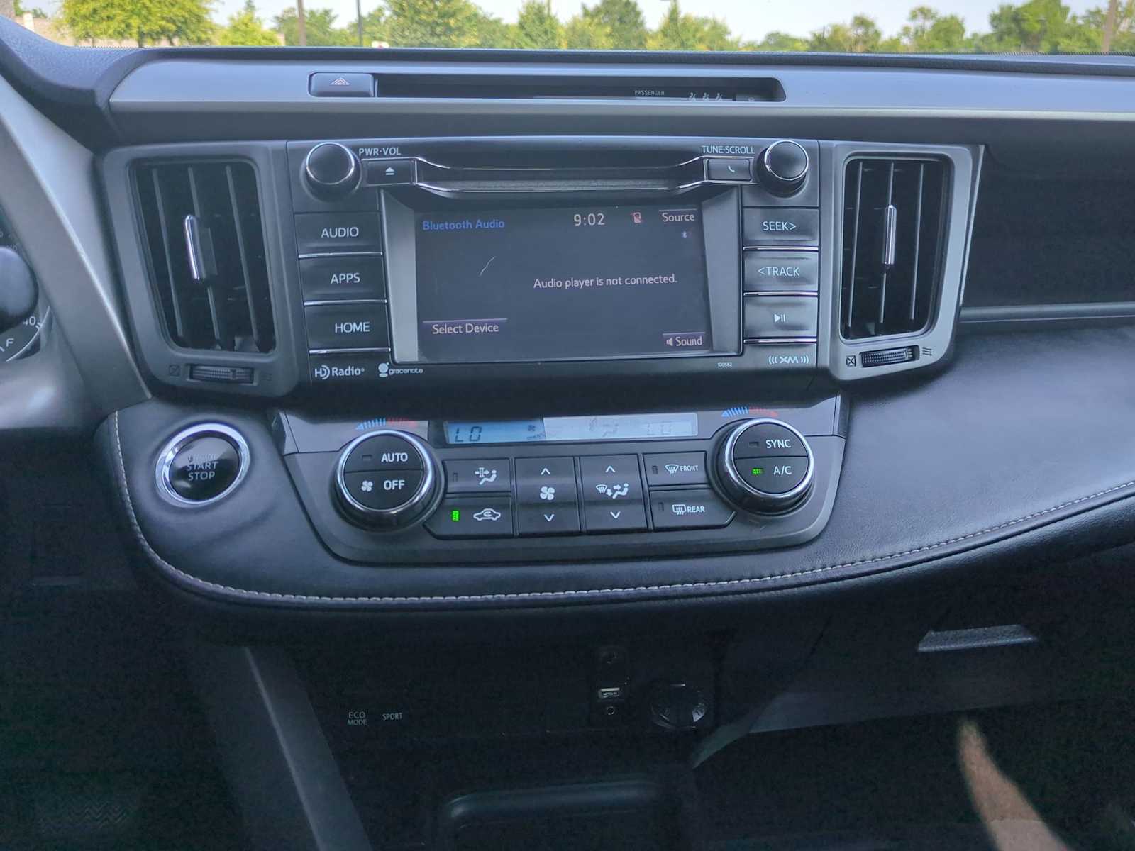 Thumbnail: 2018 Toyota RAV4 - 29