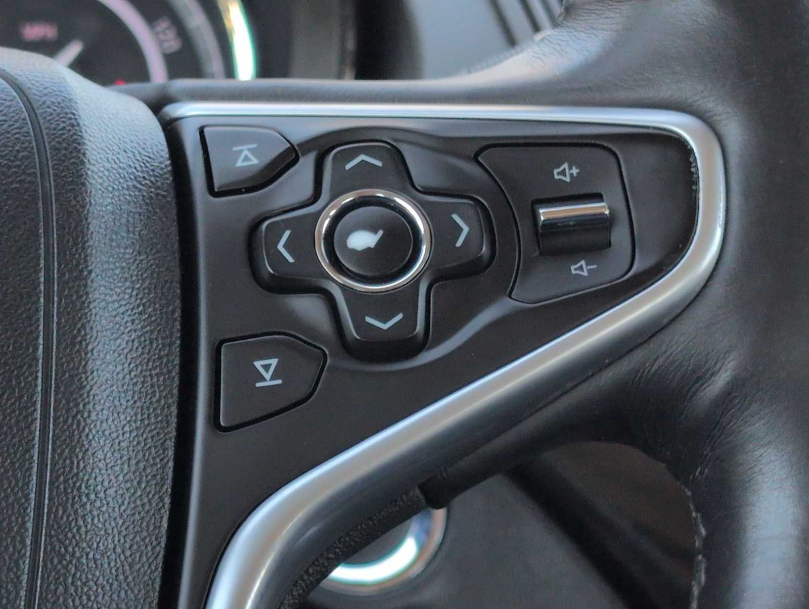 Thumbnail: 2014 Buick Regal - 24