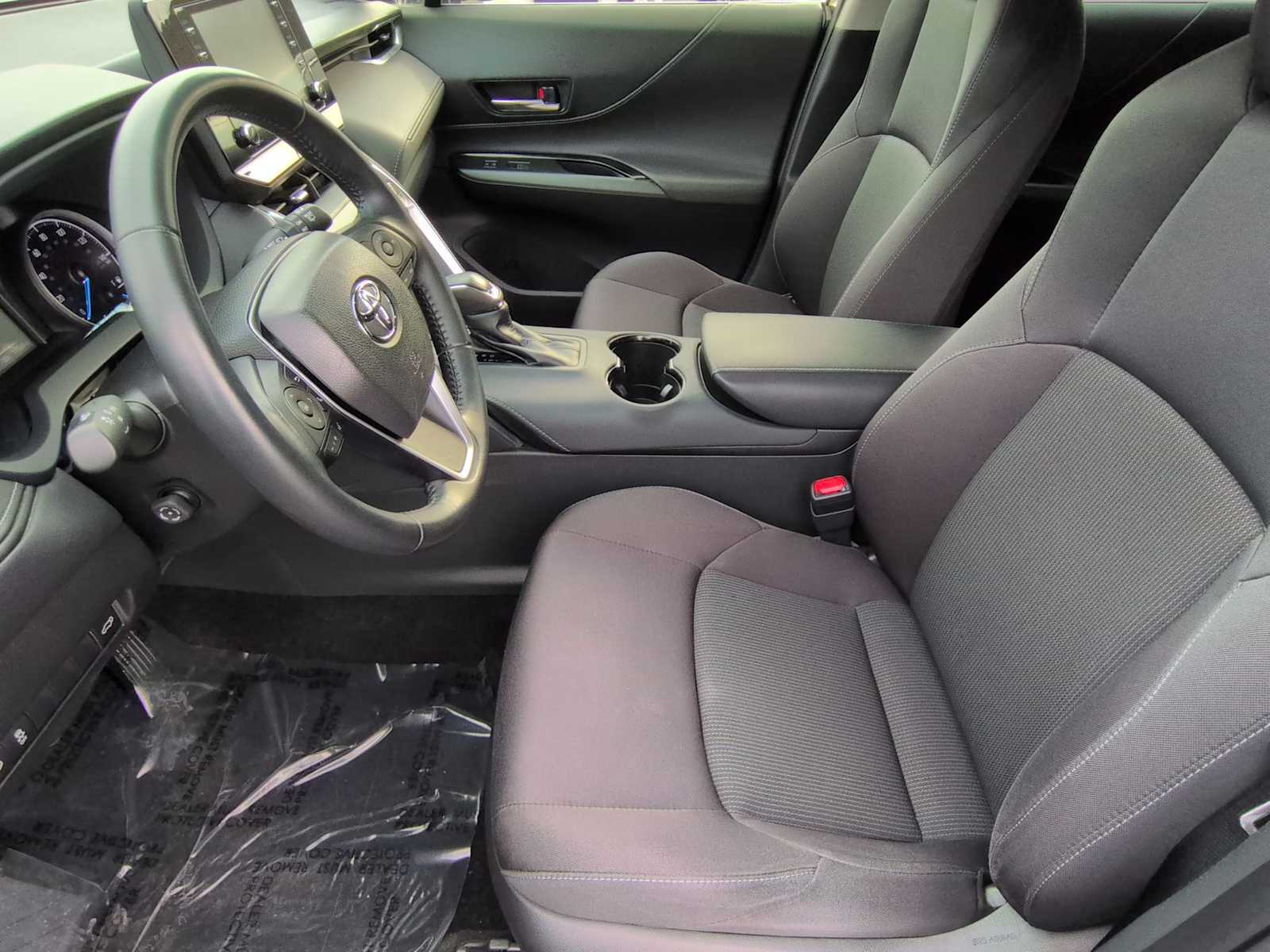 Thumbnail: 2022 Toyota Venza - 10