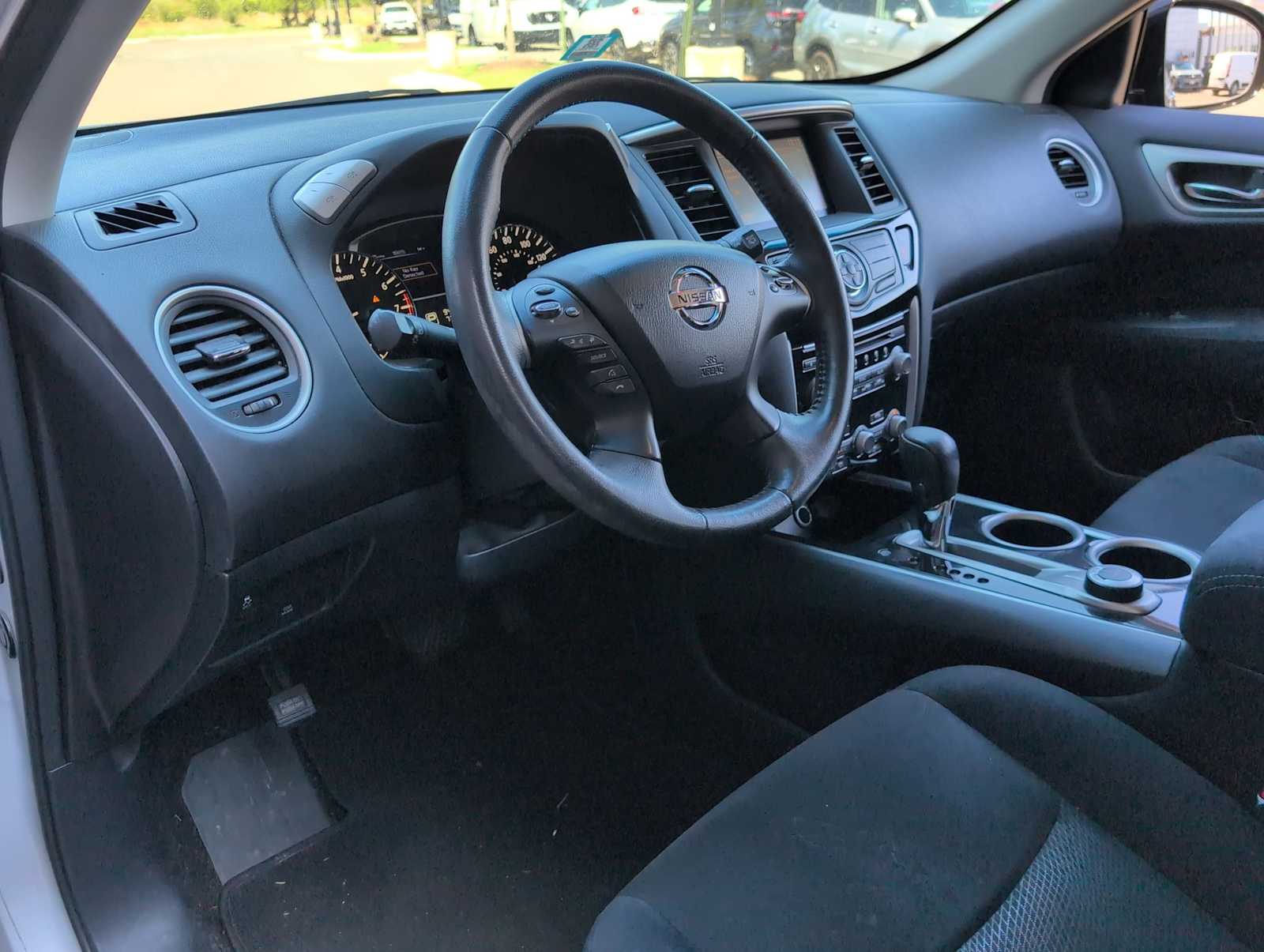 Thumbnail: 2014 Nissan Pathfinder - 10