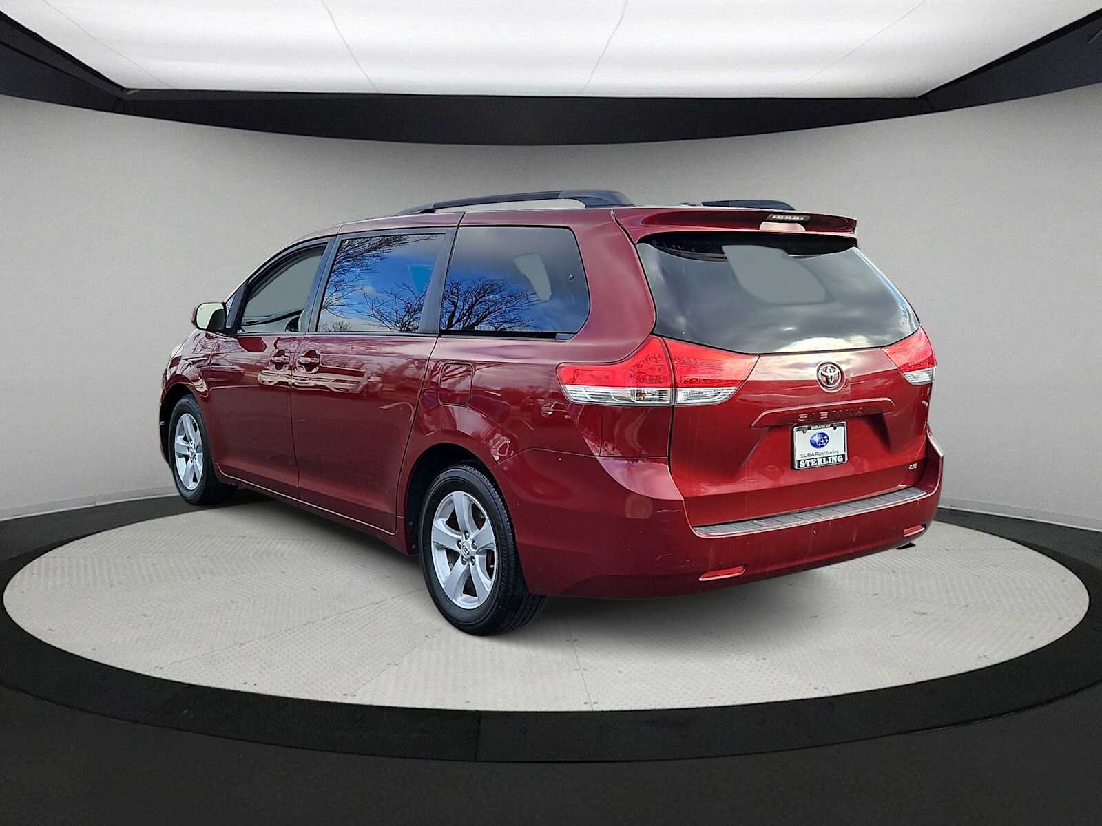 Thumbnail: 2011 Toyota Sienna - 6