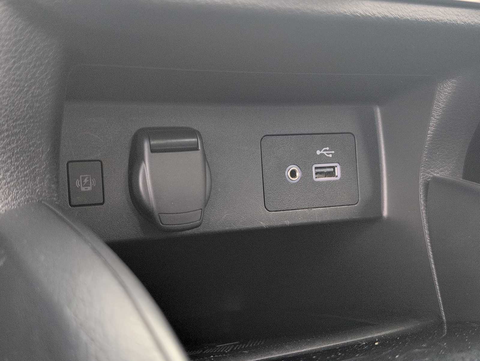 2025 Nissan Versa Sedan SV - Photo 27