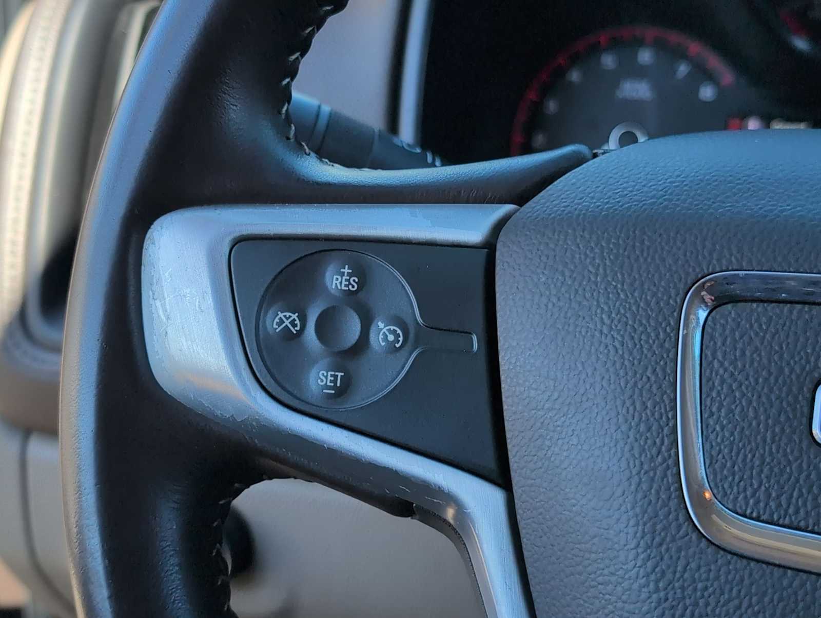 Thumbnail: 2016 GMC Canyon - 24