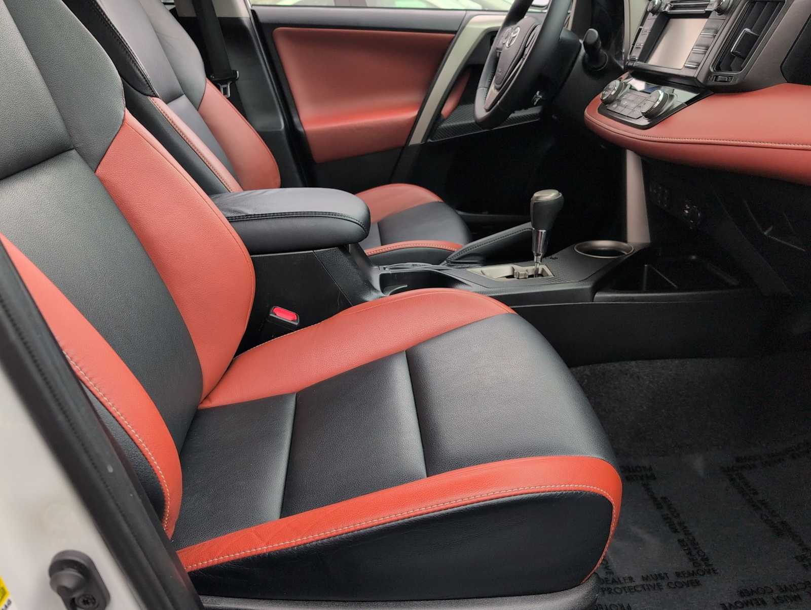 Thumbnail: 2014 Toyota RAV4 - 21