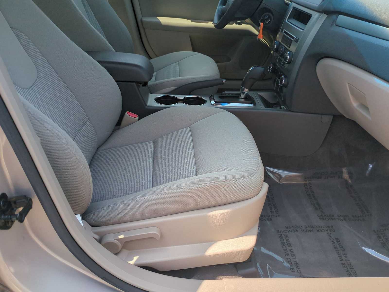 Thumbnail: 2010 Ford Fusion - 21