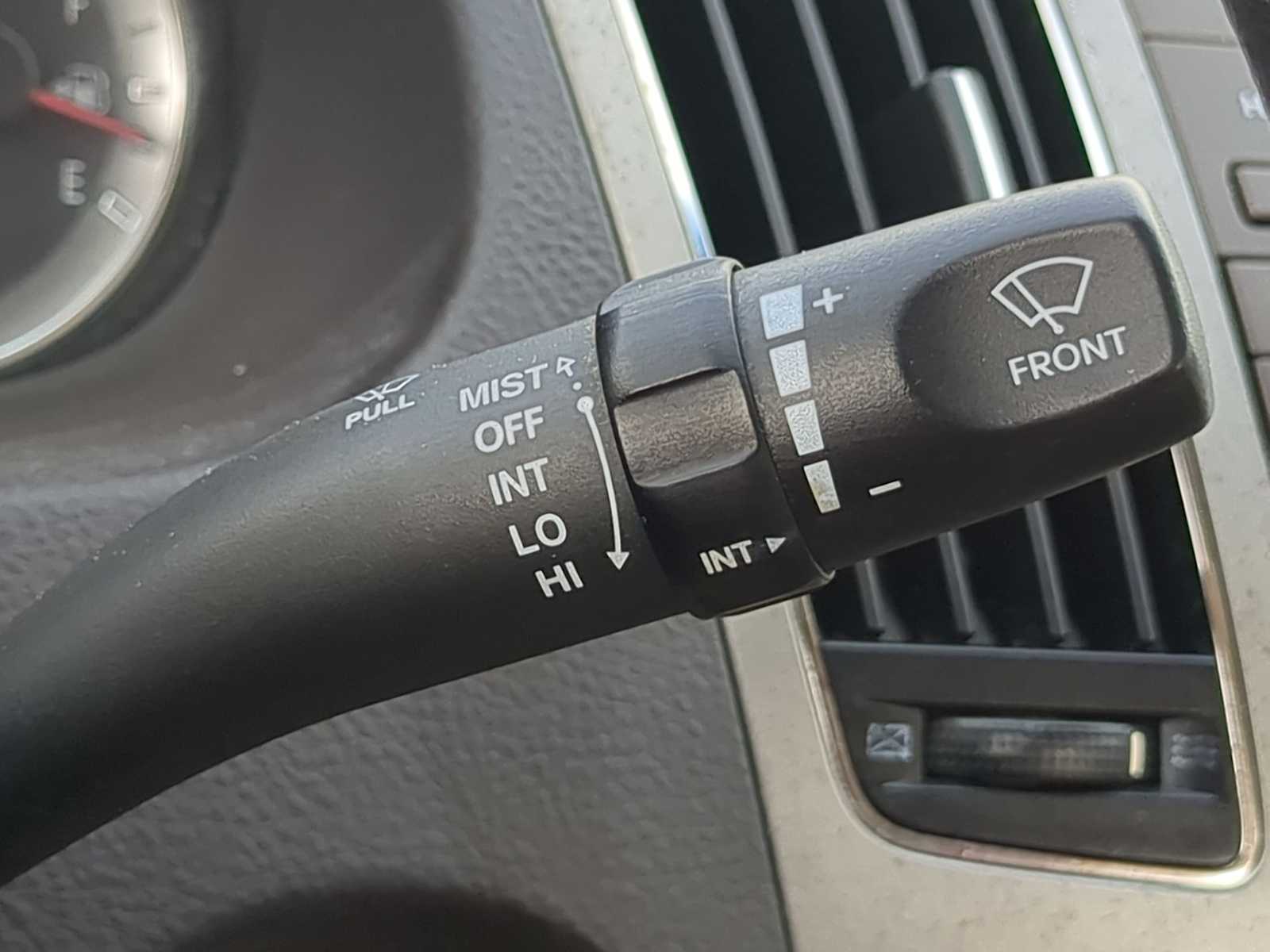Thumbnail: 2010 Hyundai Sonata - 26