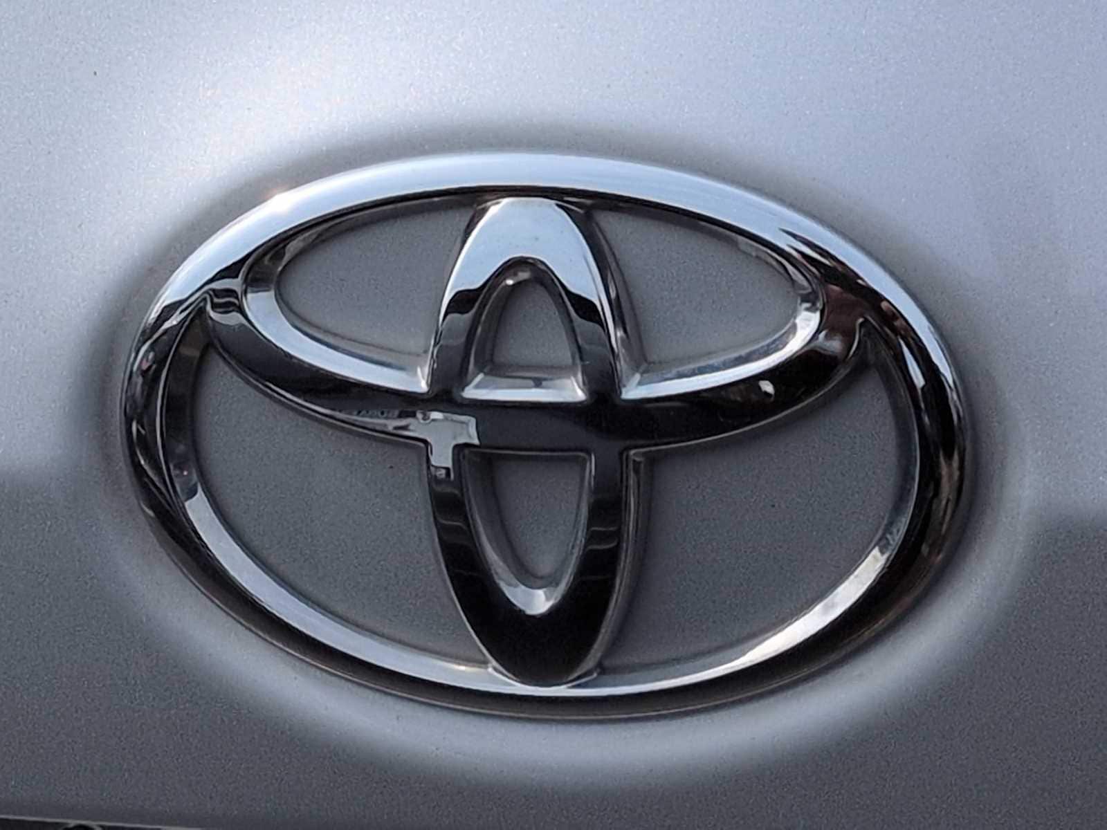 Thumbnail: 2015 Toyota Corolla - 10