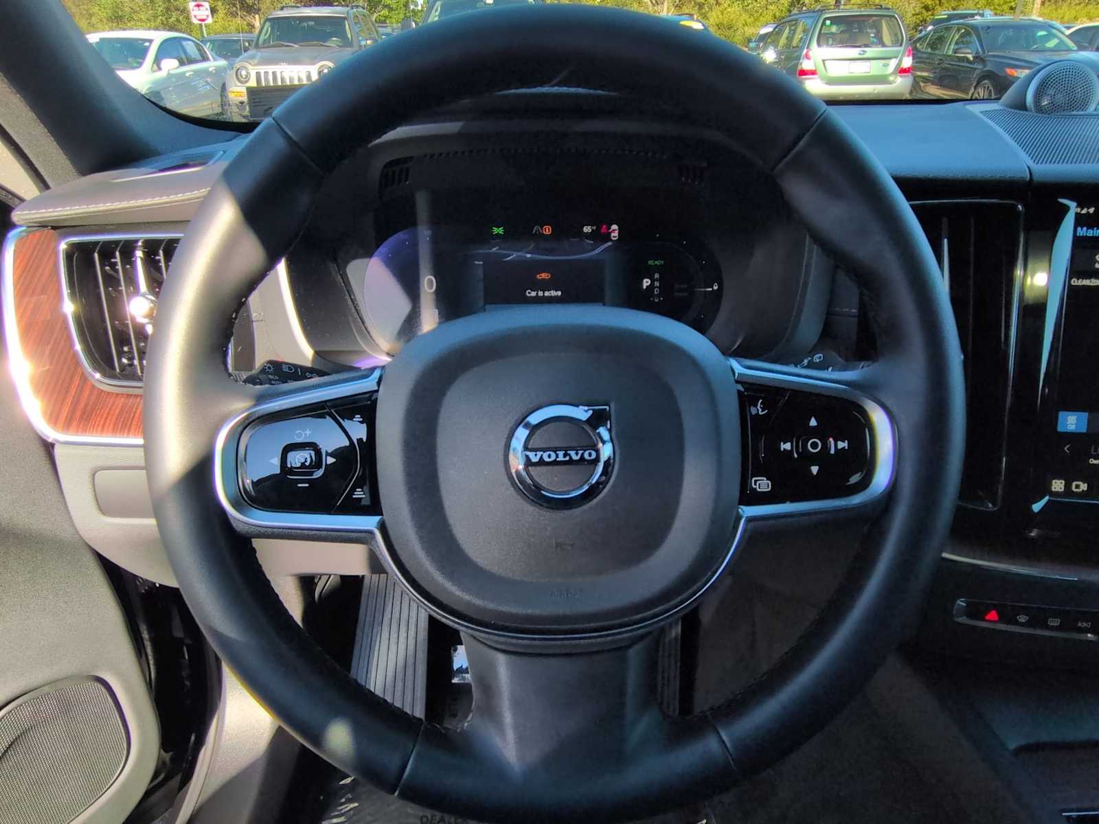 Thumbnail: 2025 Volvo XC60 - 23